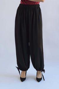 Fashion Styled Pantalón globo satín Negro