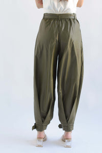 Fashion Styled Pantalón globo vinipiel Verde Olivo