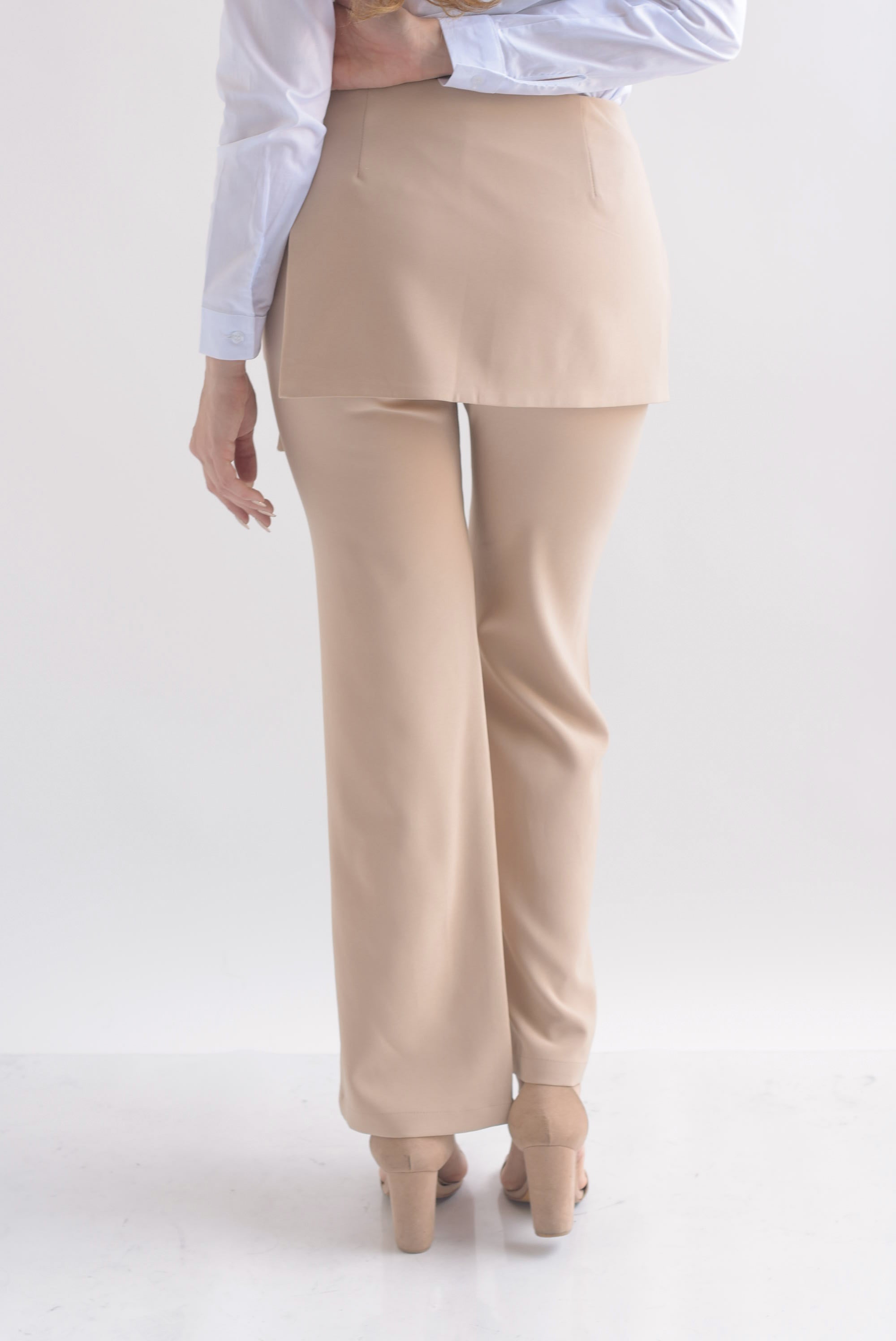 Pantalón con falda envolvente