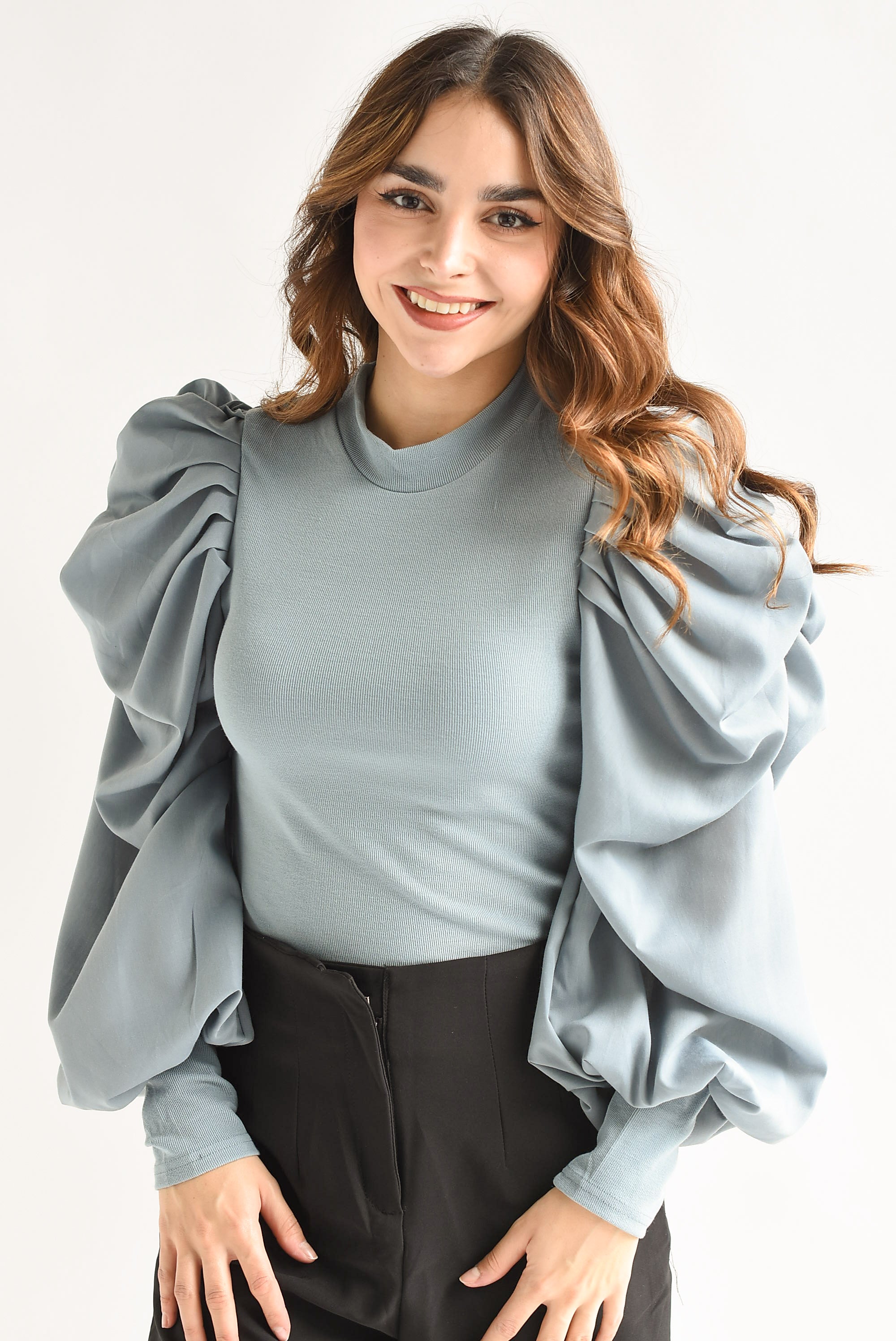 Blusa manga puffy larga Gris