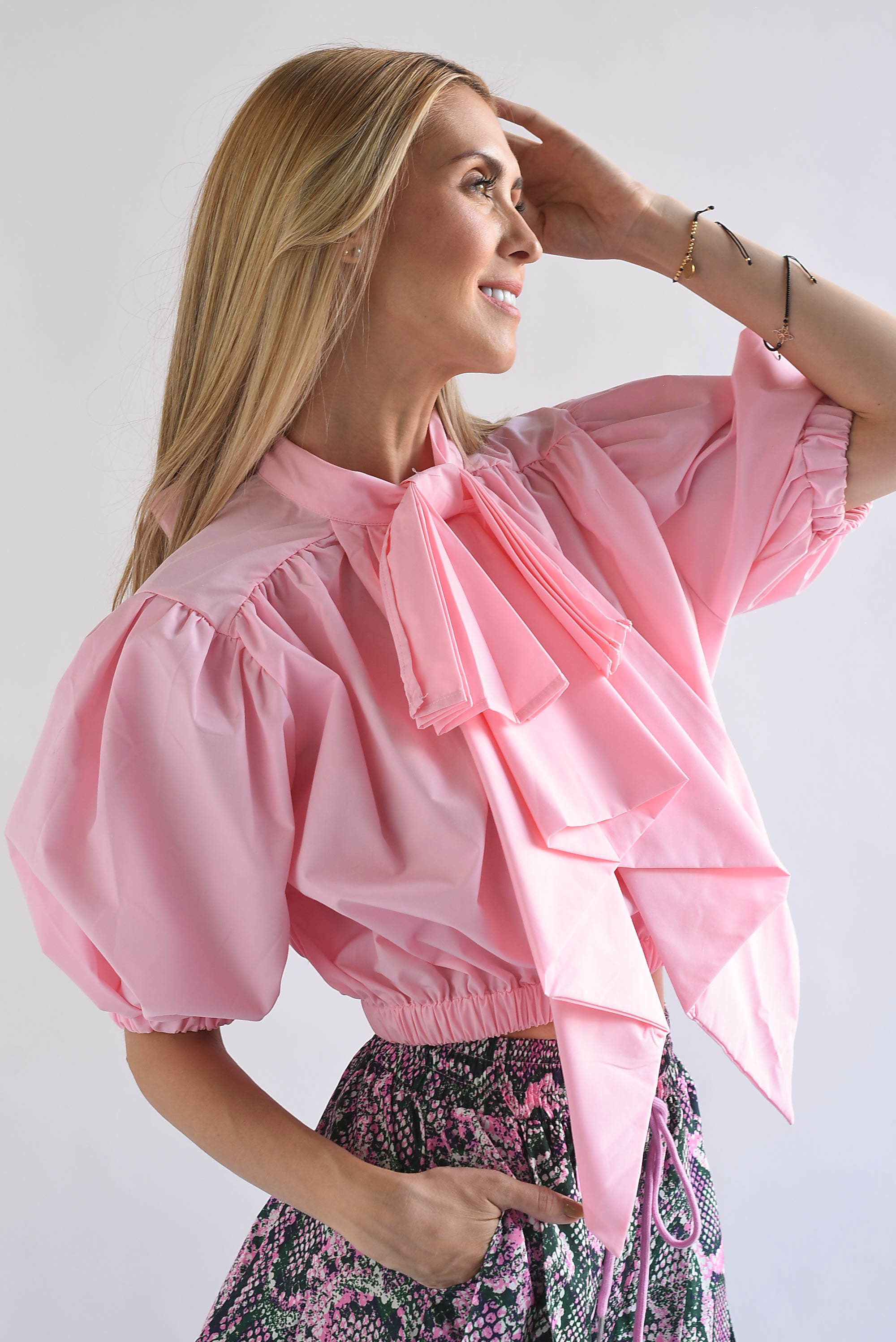 Blusa manga globo moño plisado