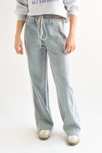 Fashion Styled Pantalón denim light  track Gris