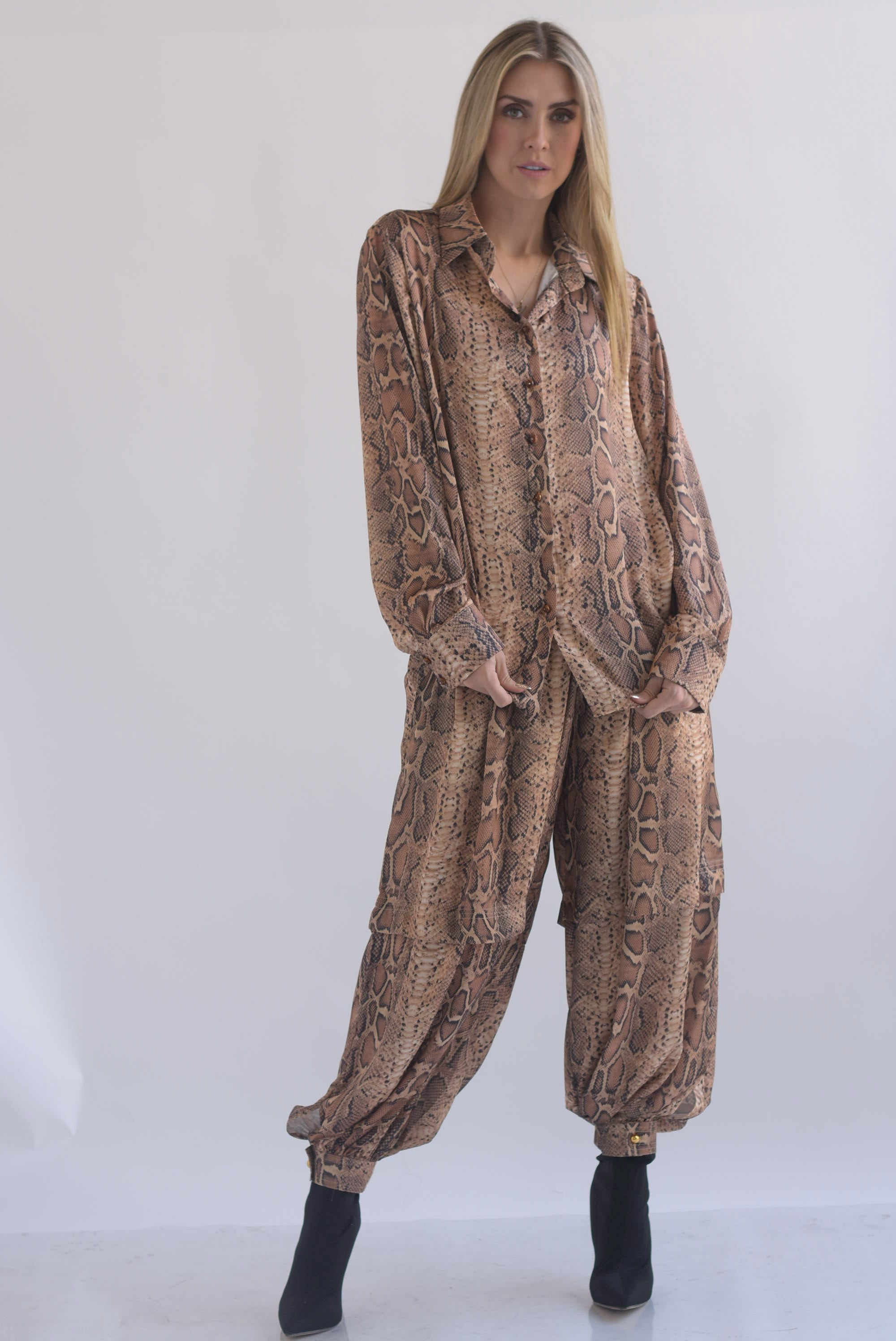 Set Pantalón globo y Camisa snake print