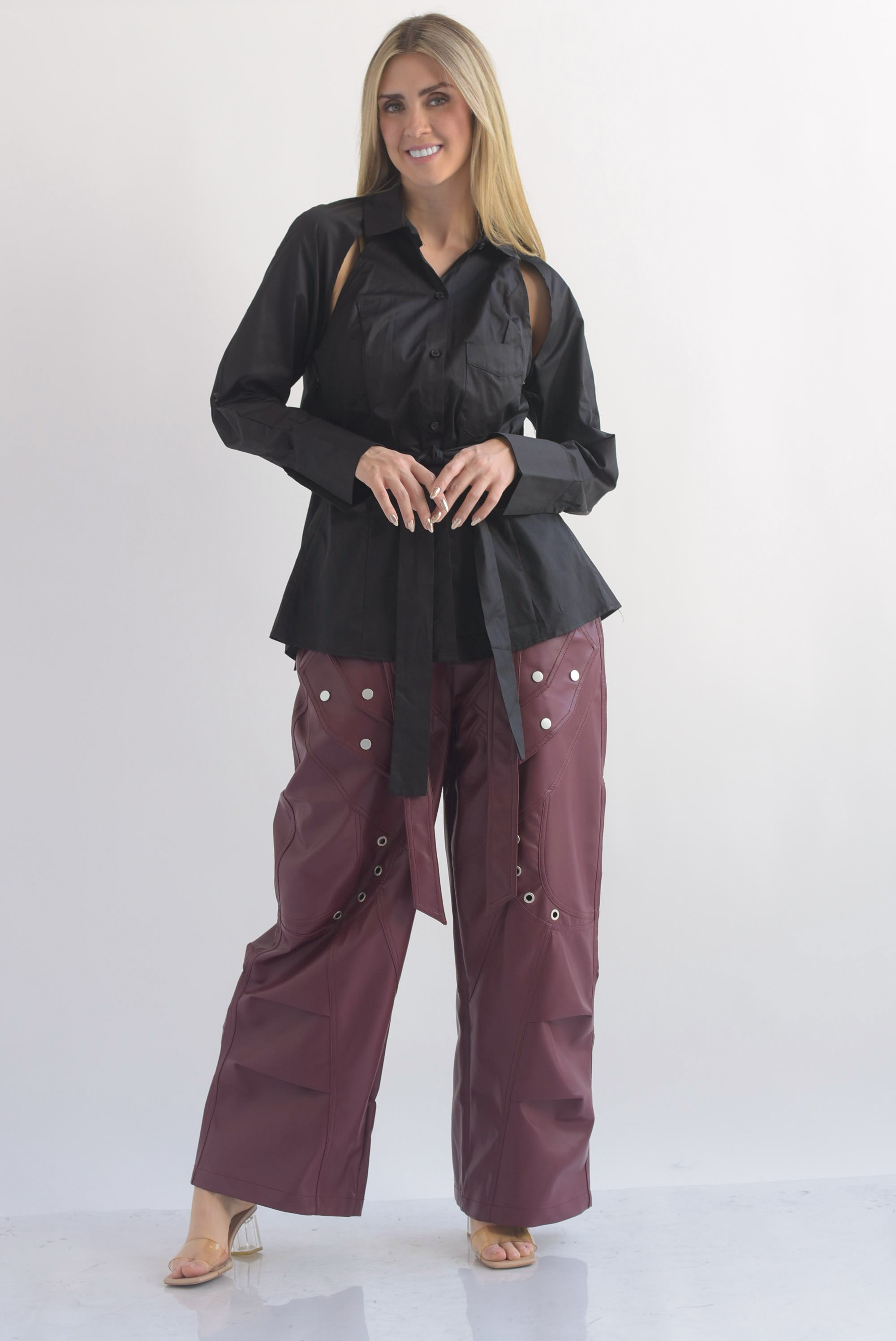 Pantalón barrel broches y aros vinipiel