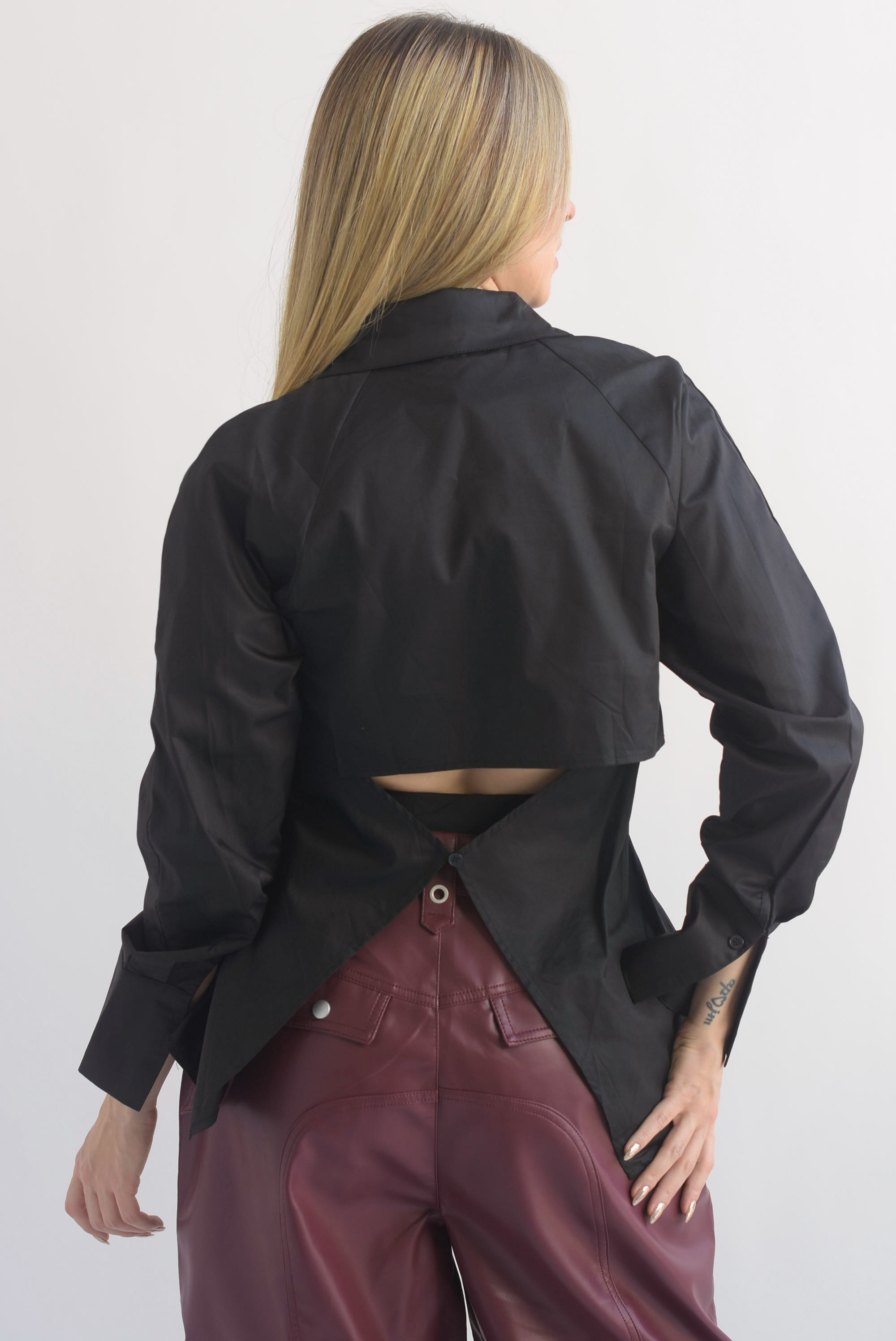 Camisa cut-out cinta