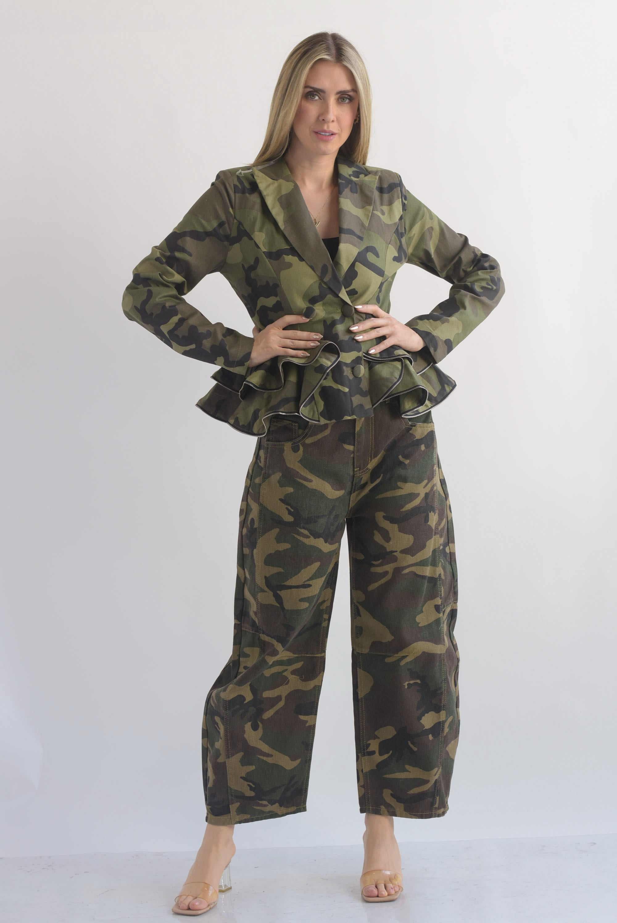 Jeans barrel camuflaje oscuro