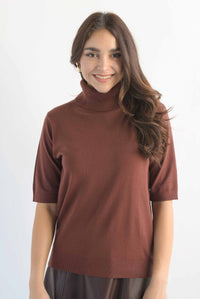 Fashion Styled Blusa punto cuello alto manga corta Espresso