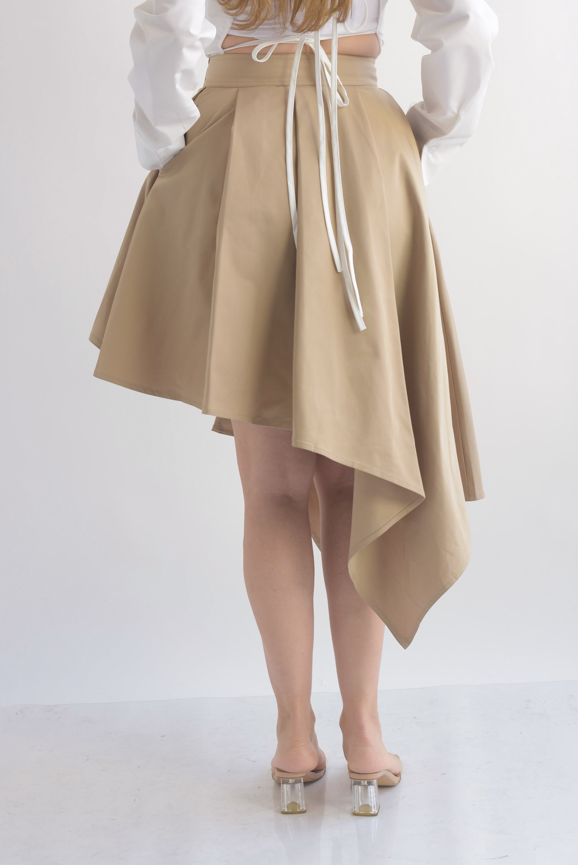 Falda tablas asimétrica