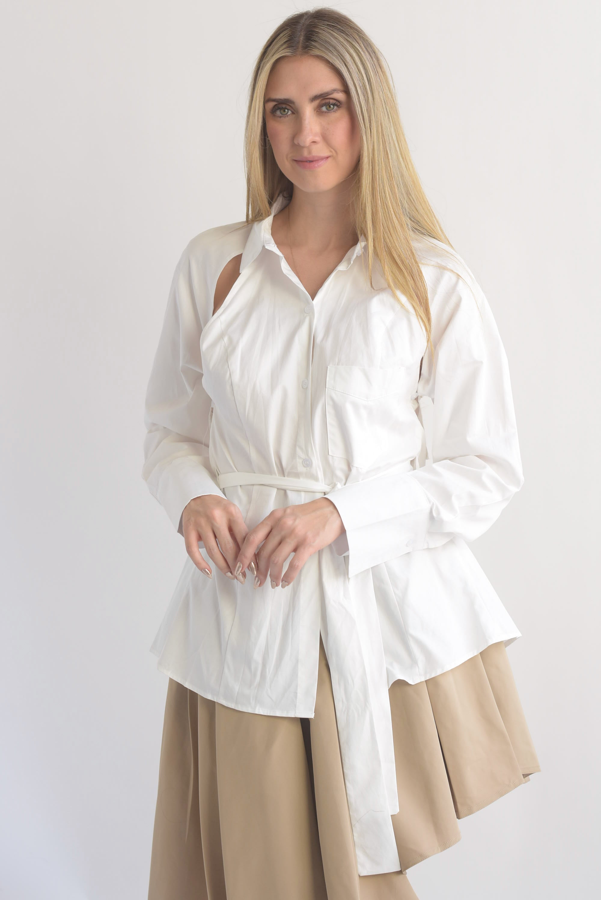 Camisa cut-out cinta