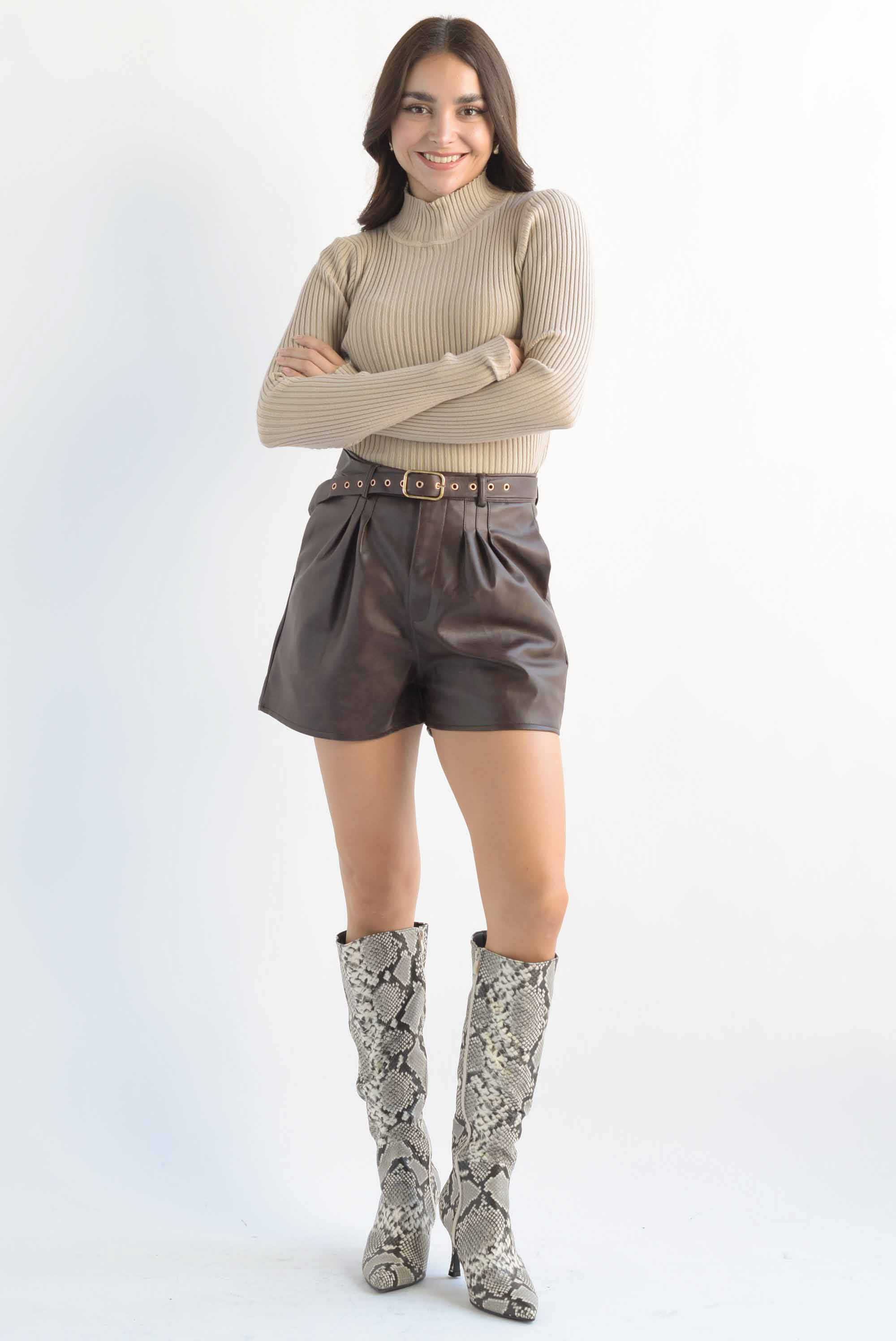 Sweater canalé cuello alto Moka