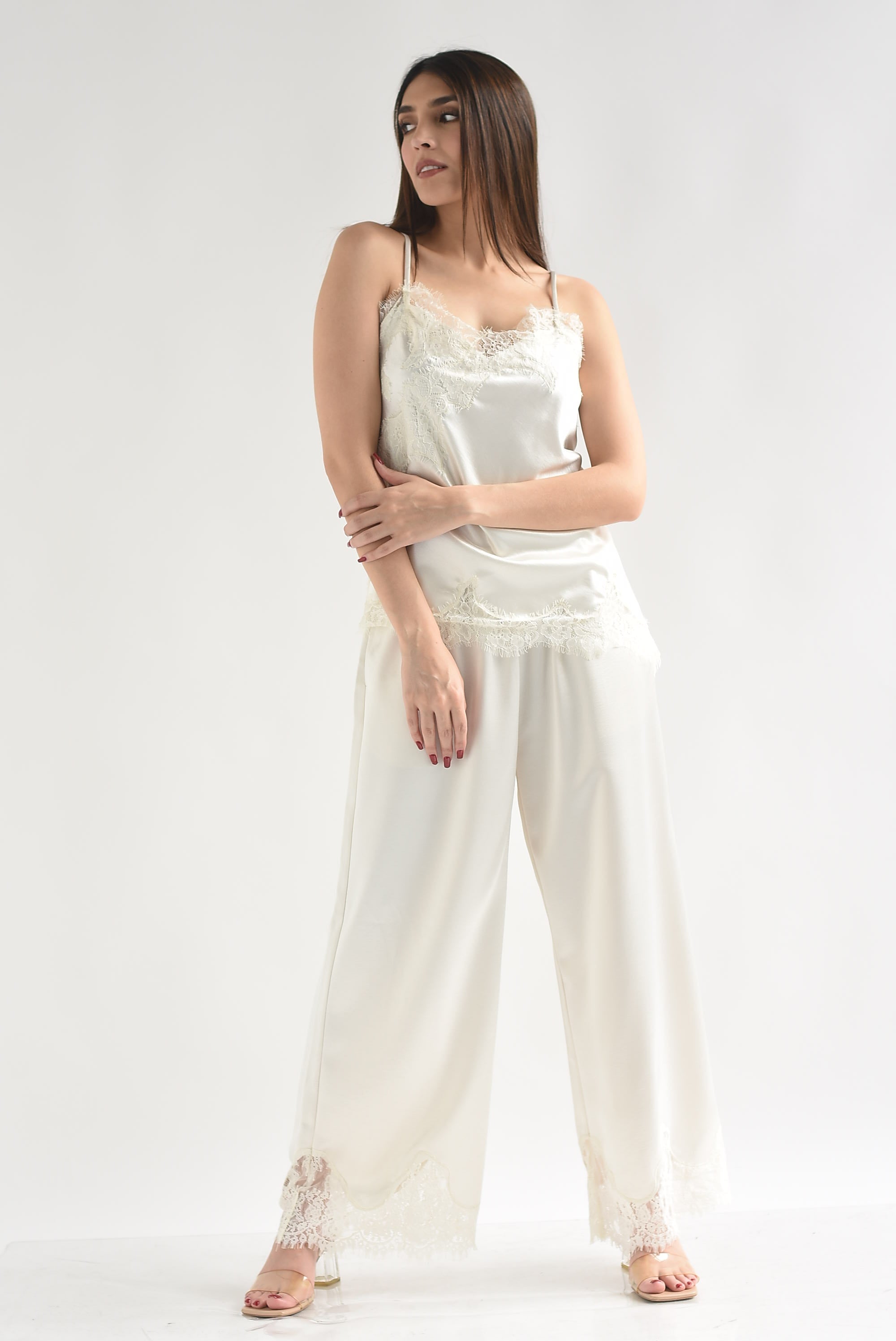 Pantalón lencero satín encaje
