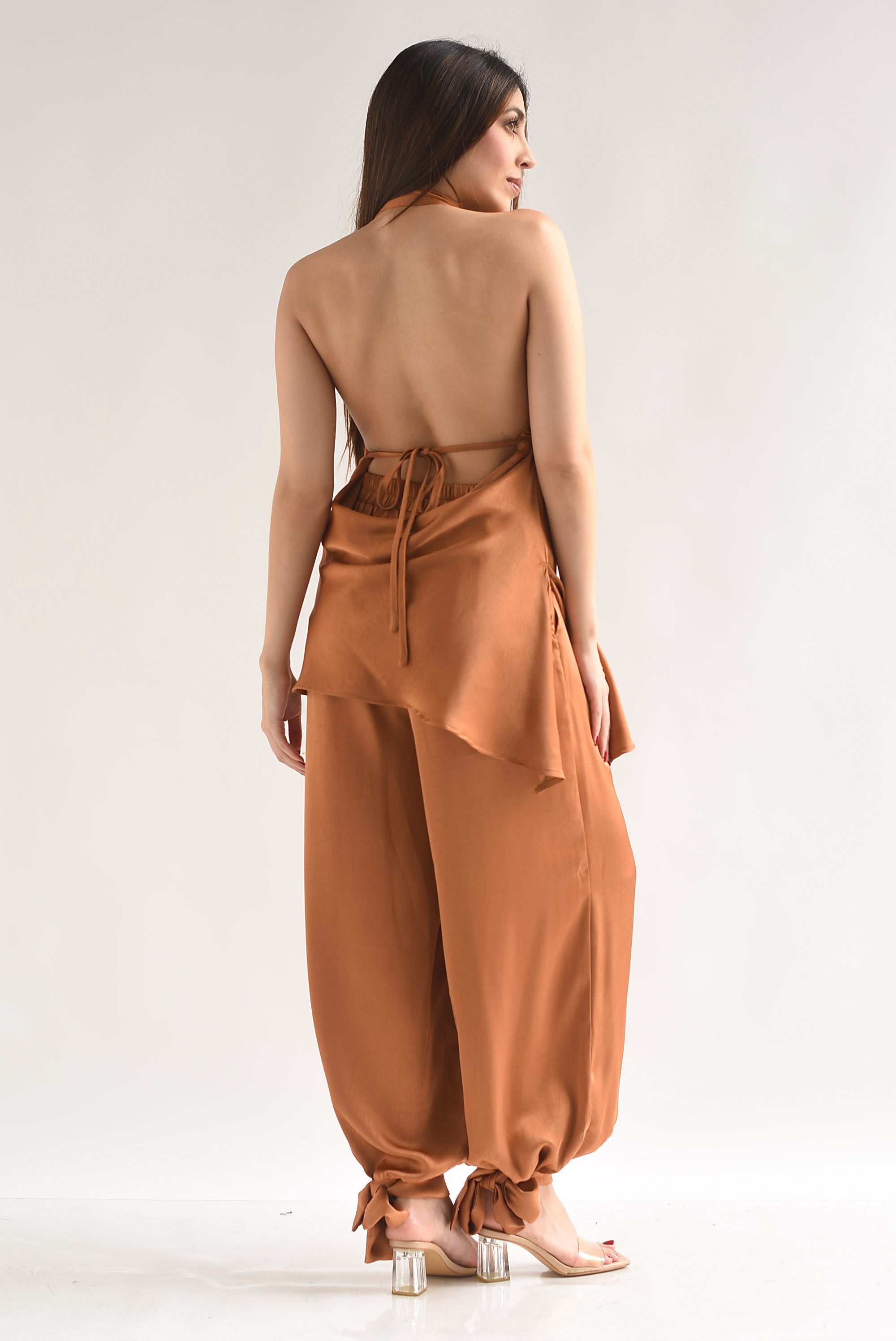 Set Pantalón globo y Blusa asimétrica cadena