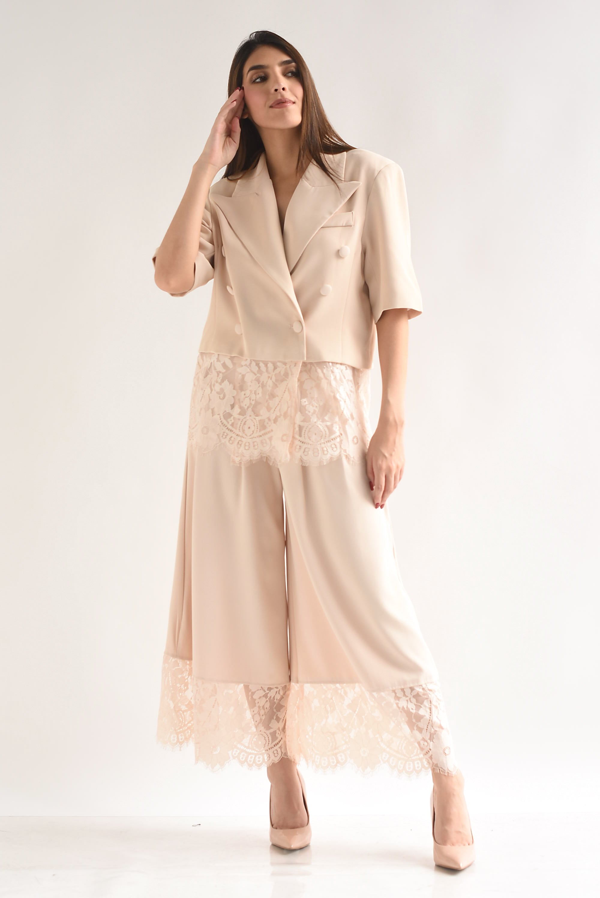 Set Pantalón culotte y Blazer con encaje