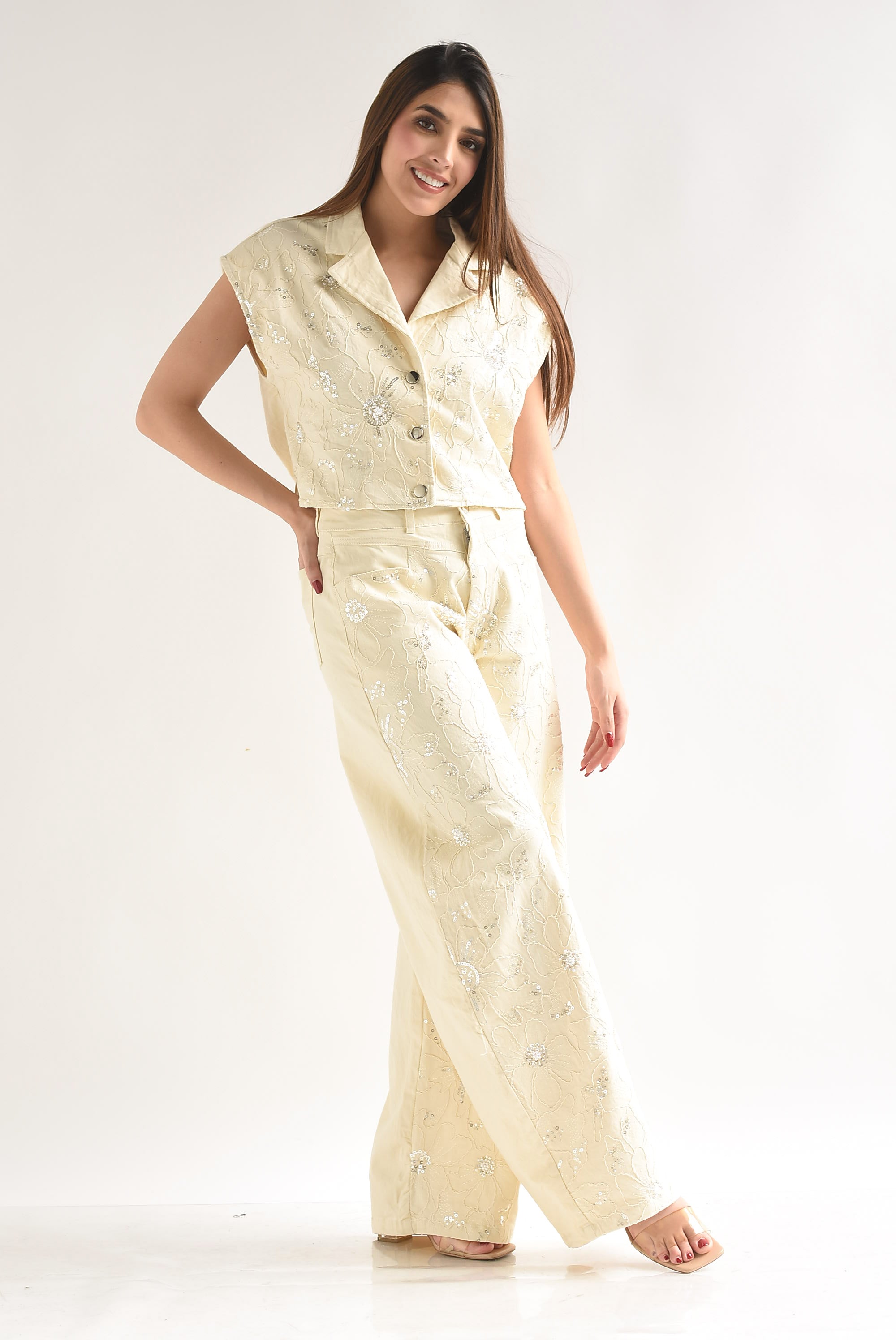 Set Jeans barrel y Blusa Chaleco flores