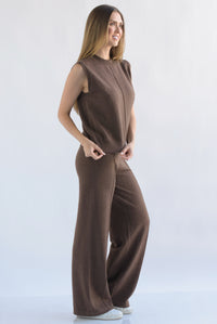 Fashion Styled Set Pantalón y Chaleco punto Café