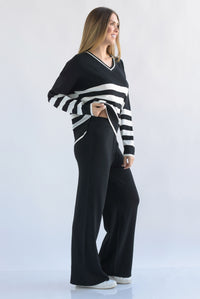 Fashion Styled Set Pantalón y Sweater cuello V franjas punto Negro