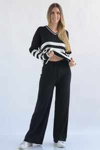 Fashion Styled Set Pantalón y Sweater cuello V franjas punto Negro