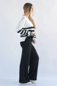 Fashion Styled Set Pantalón y Sweater cuello V franjas punto Blanco