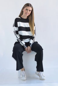 Fashion Styled Set Pantalón track y Sweater franjas punto Negro