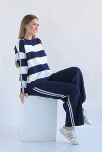 Fashion Styled Set Pantalón track y Sweater franjas punto Azul Marino