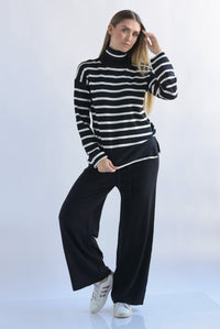 Fashion Styled Set Pantalón y Sweater cuello alto líneas punto Negro
