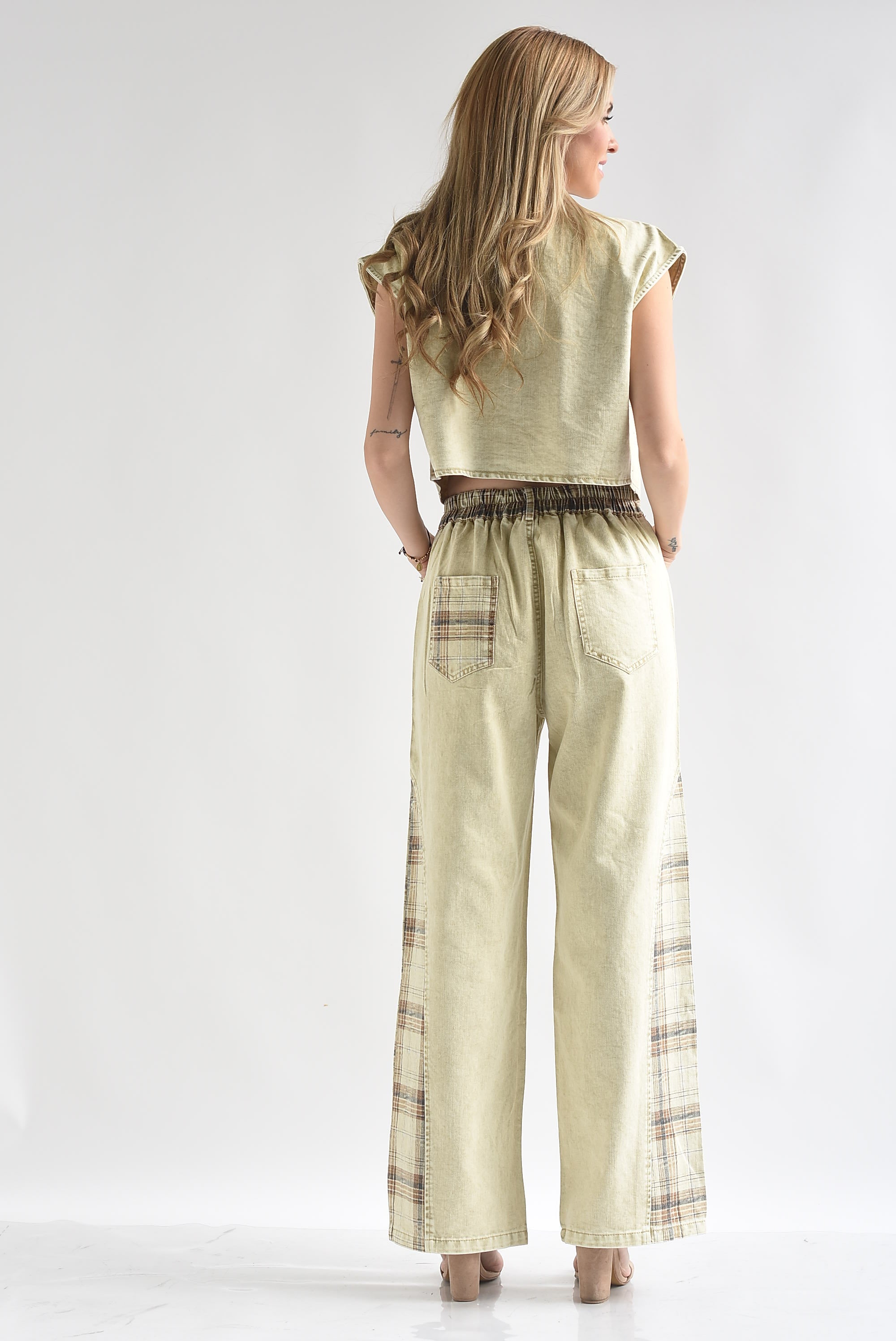 Set Jeans y Blusa Chaleco cuadros y brillos