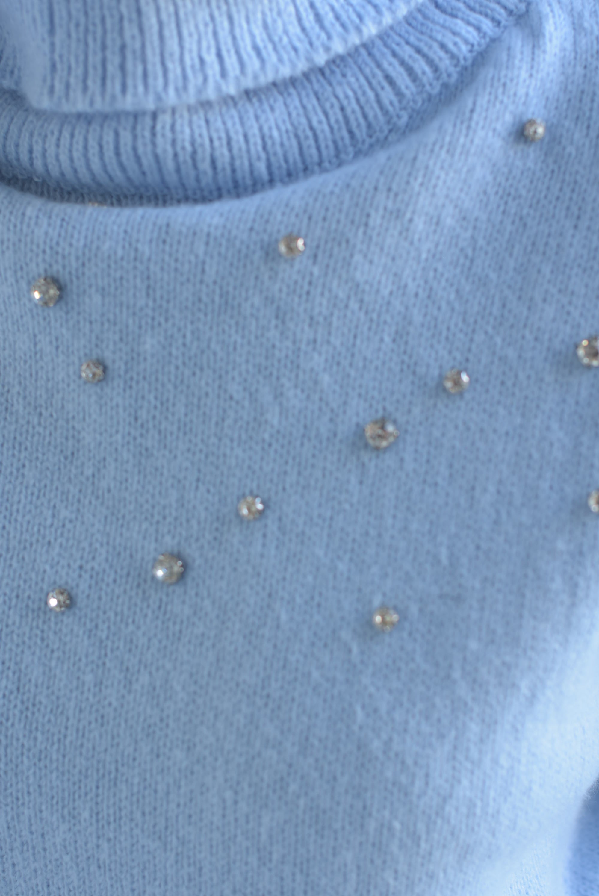 Sweater cuello alto brillos