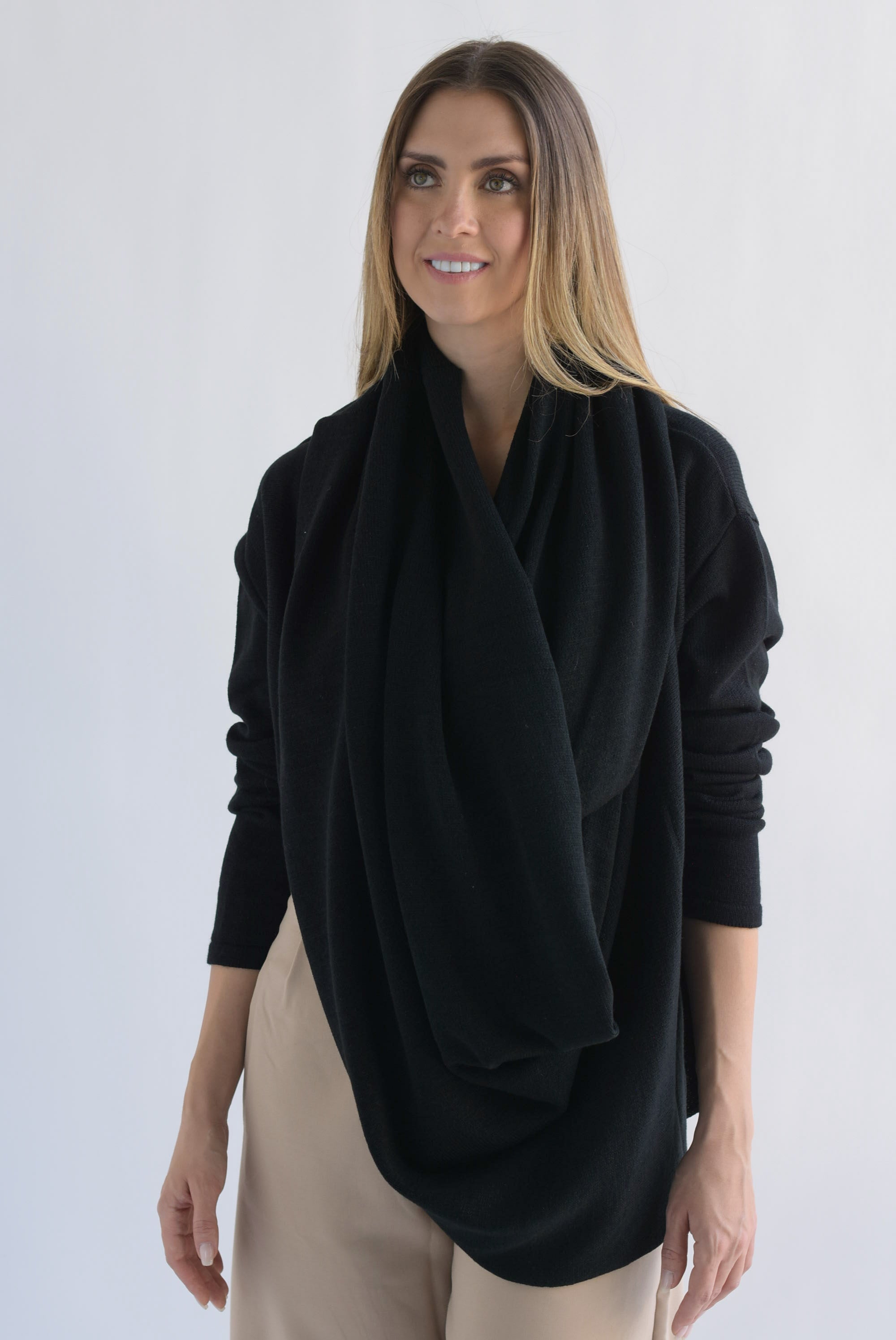 PREVENTA Sweater multiformas Negro