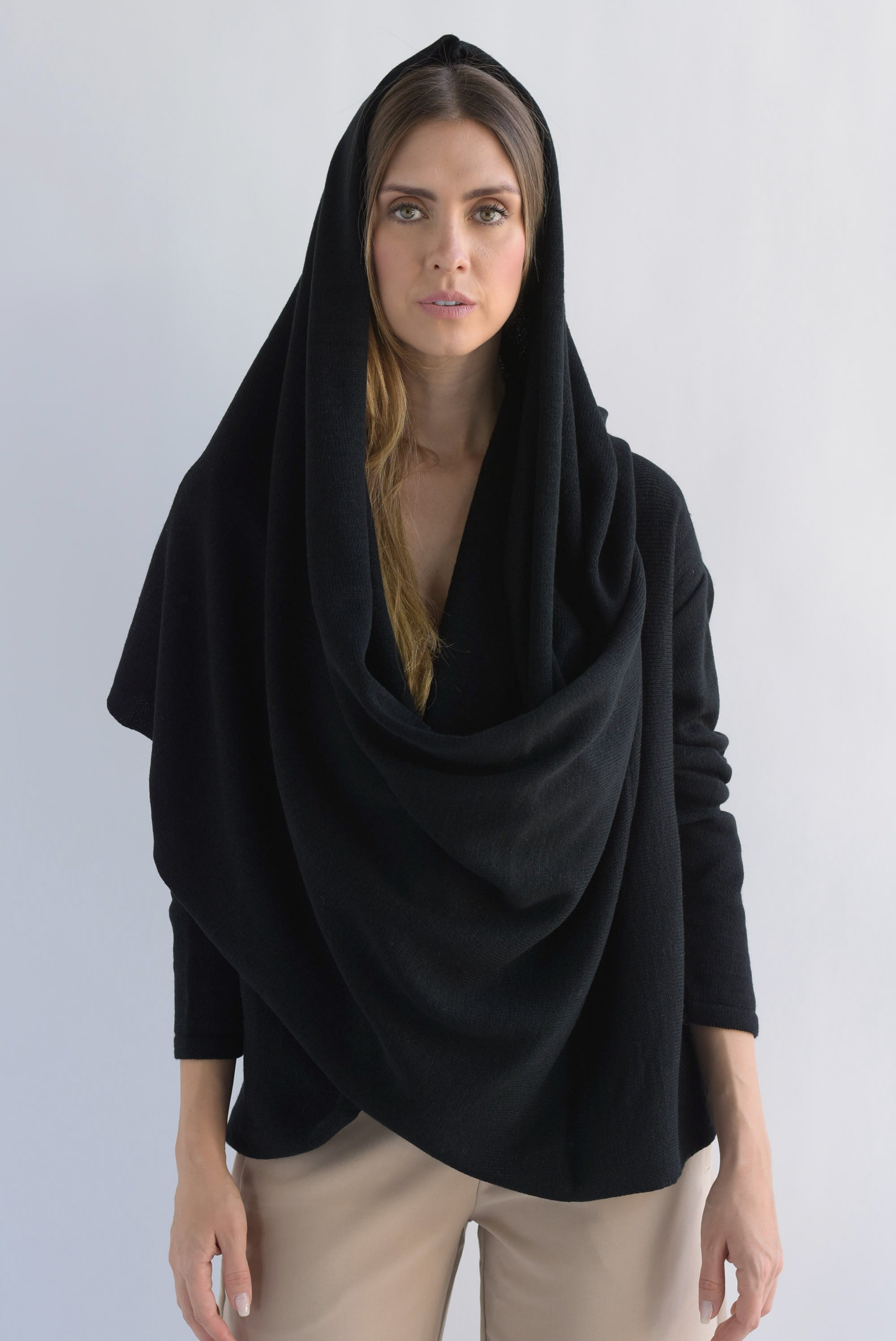 PREVENTA Sweater multiformas Negro