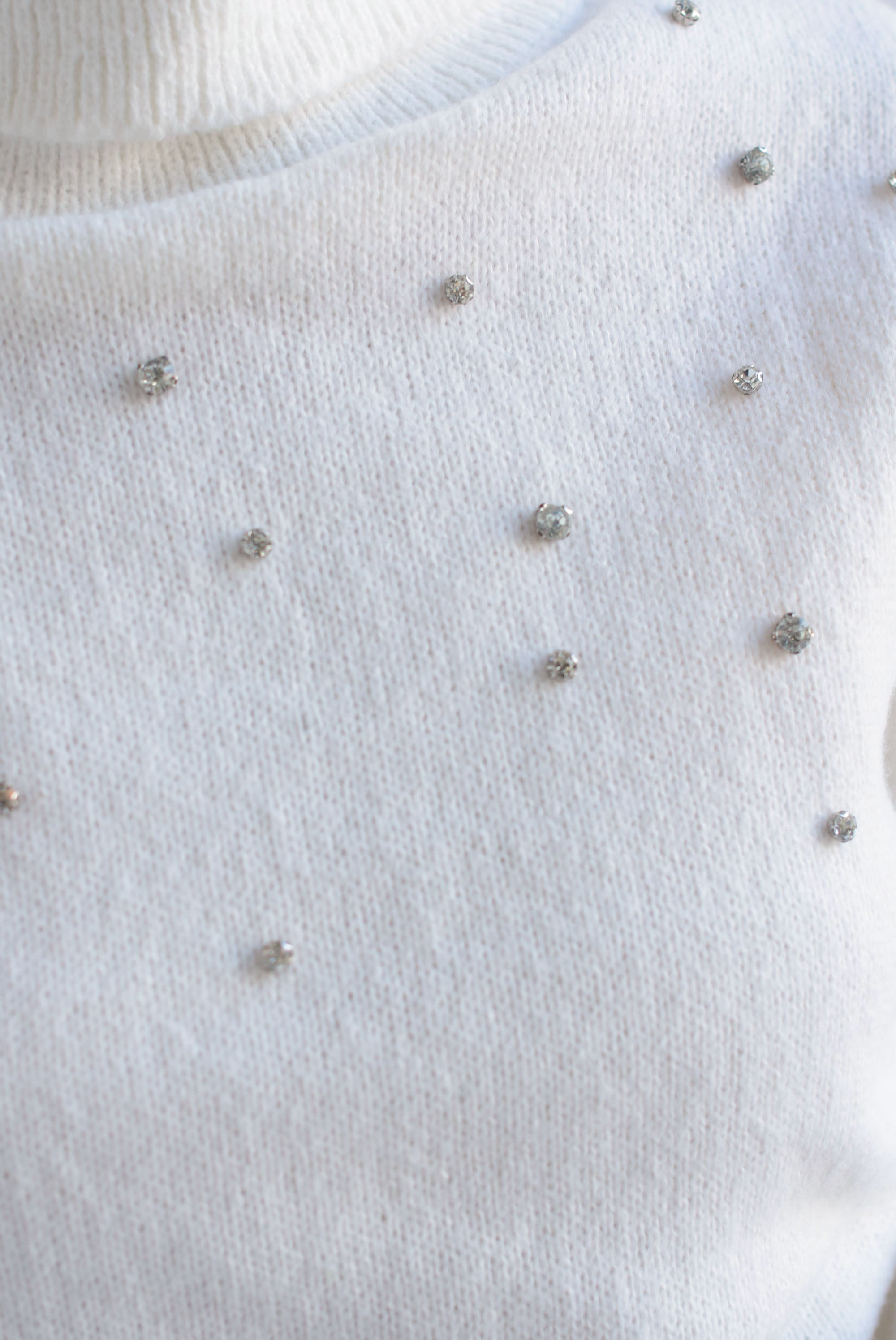 Sweater cuello alto brillos