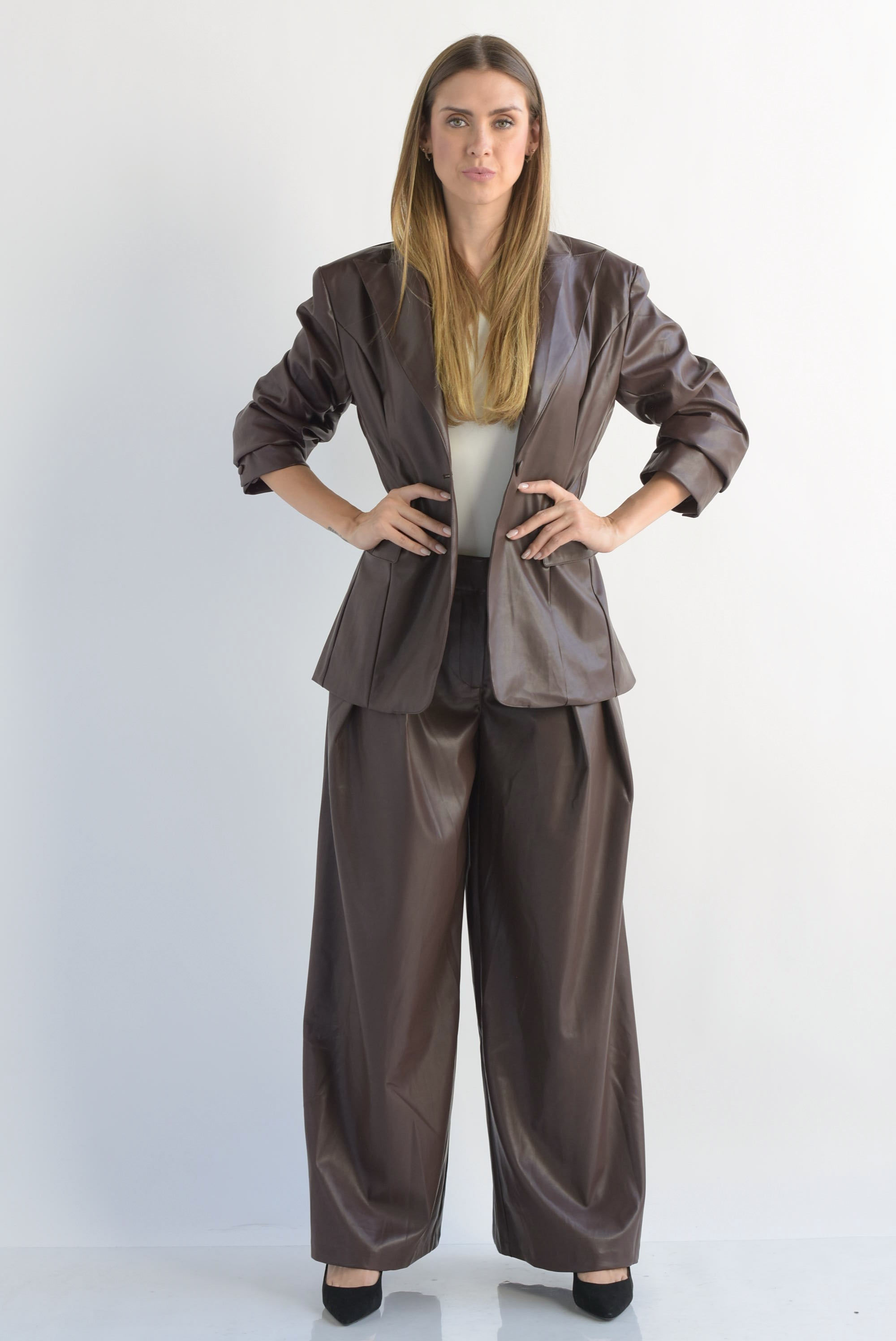 Set Pantalón súper wide y Blazer vinipiel Espresso