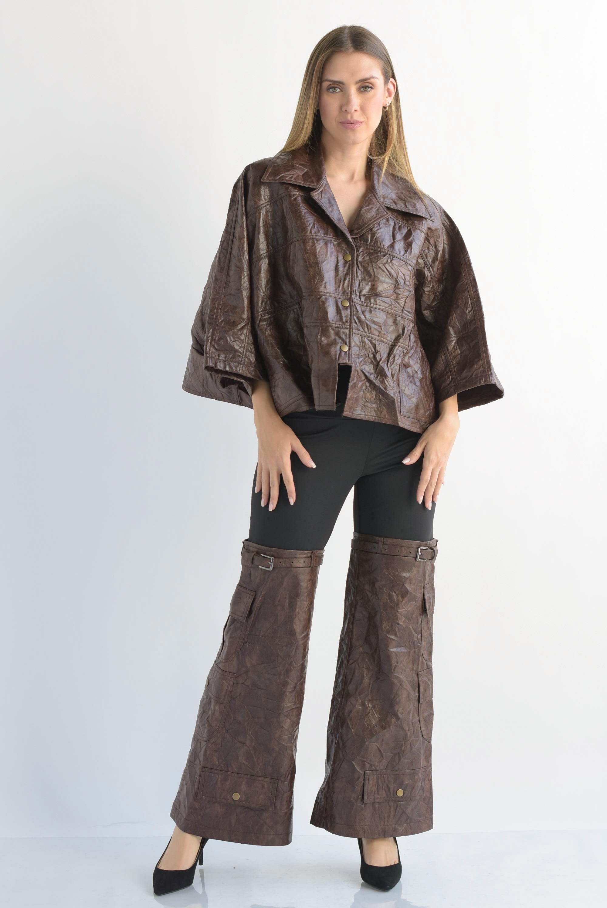 Set Pantalón y Capa vinipiel corrugado Espresso