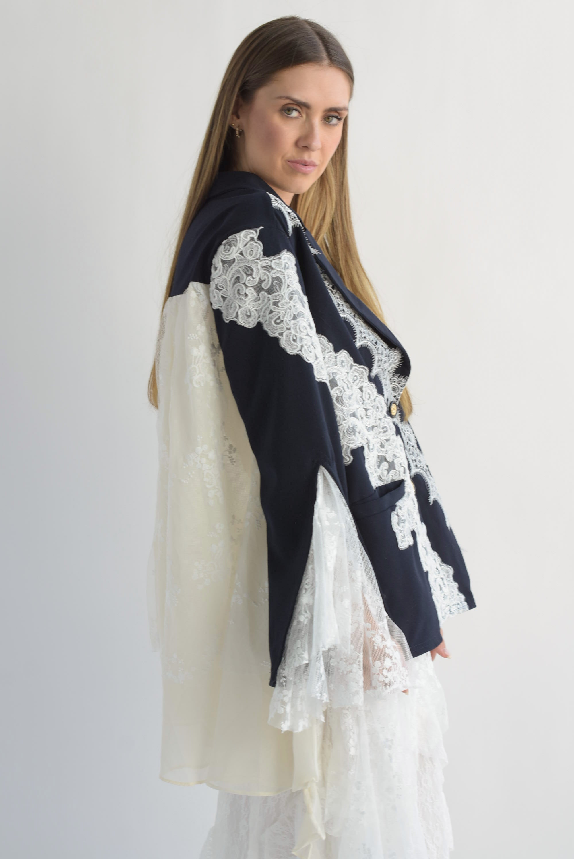 Blazer bordado forro encaje Azul Marino