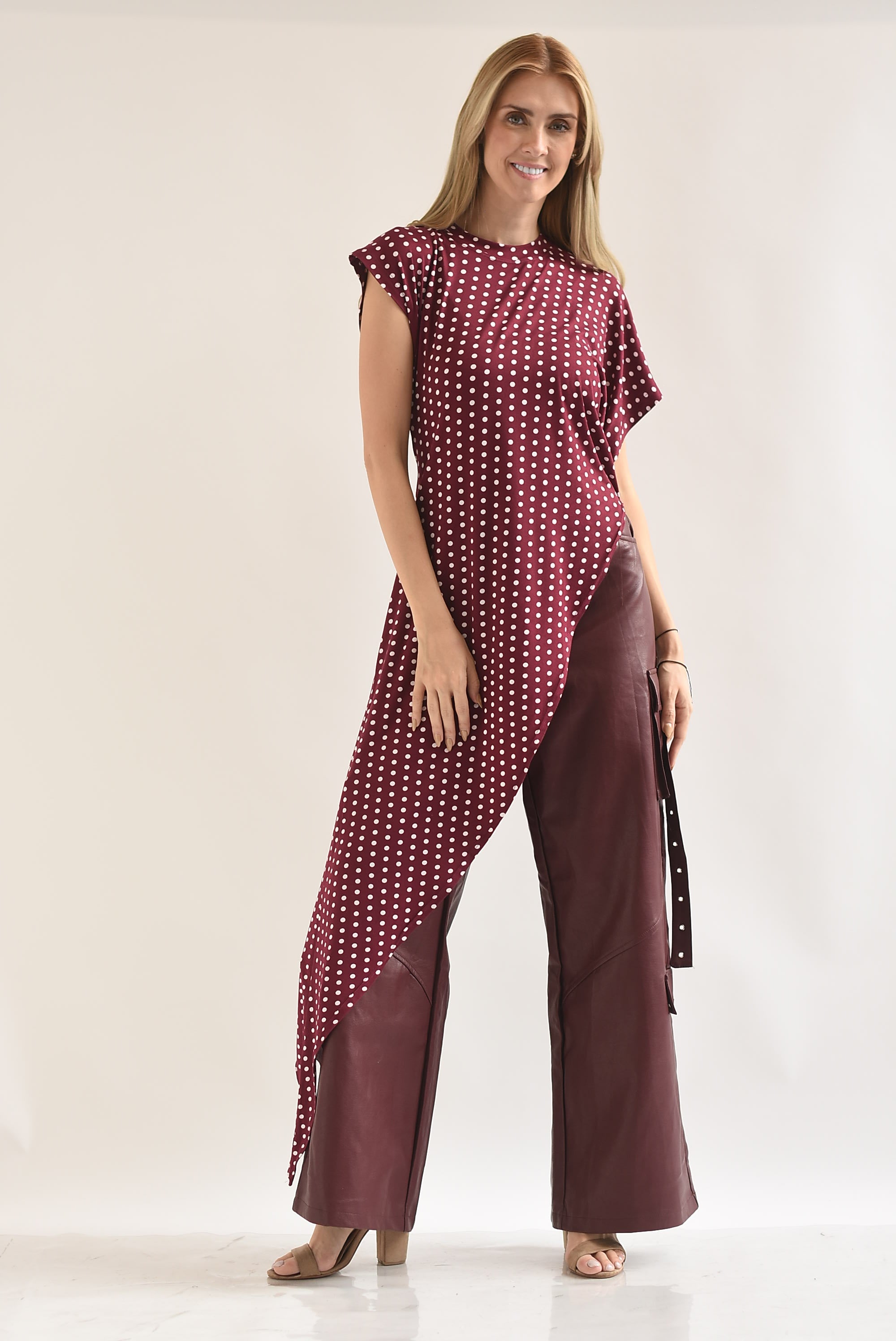 Maxi T-Shirt asimétrica polka dots
