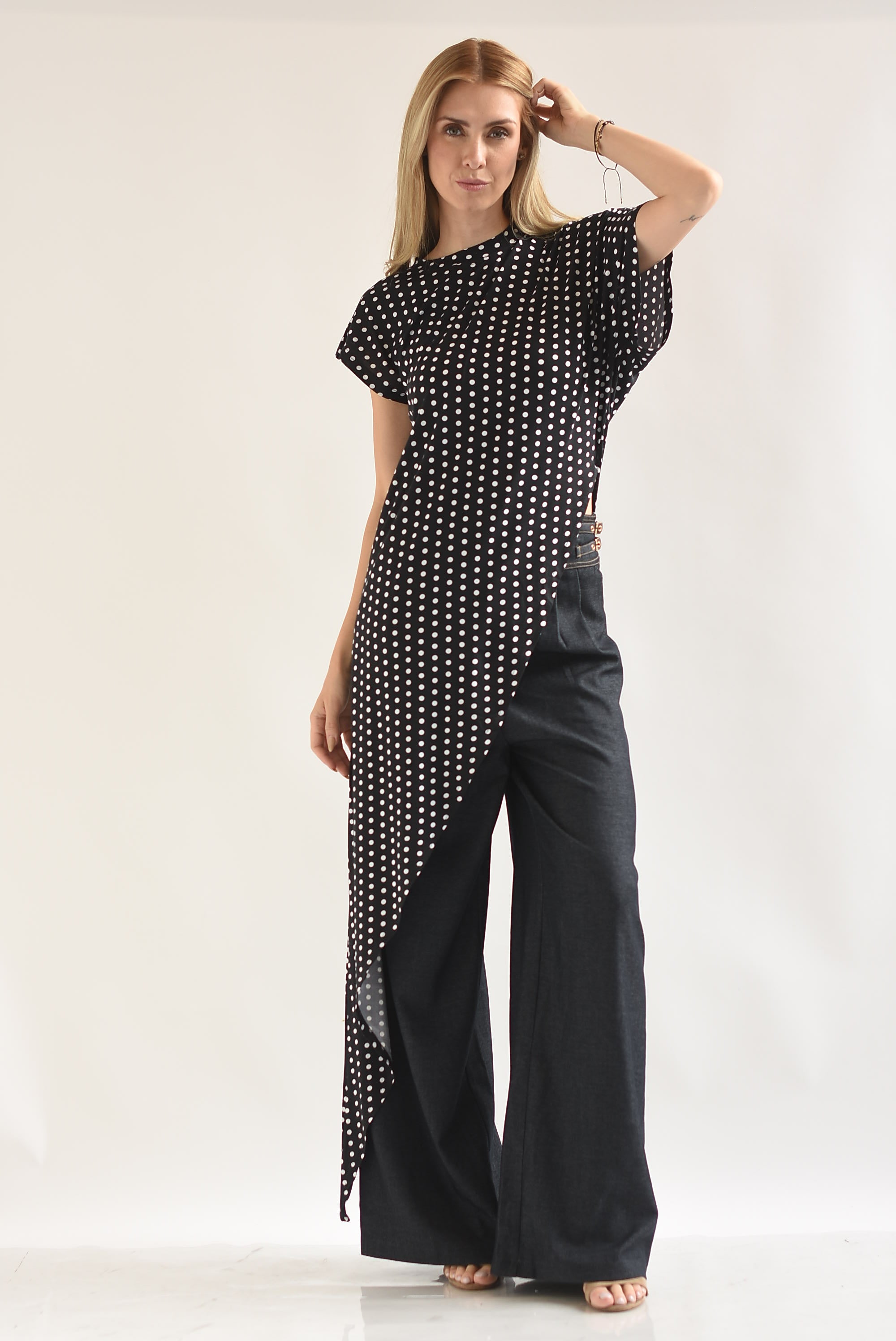 Maxi T-Shirt asimétrica polka dots