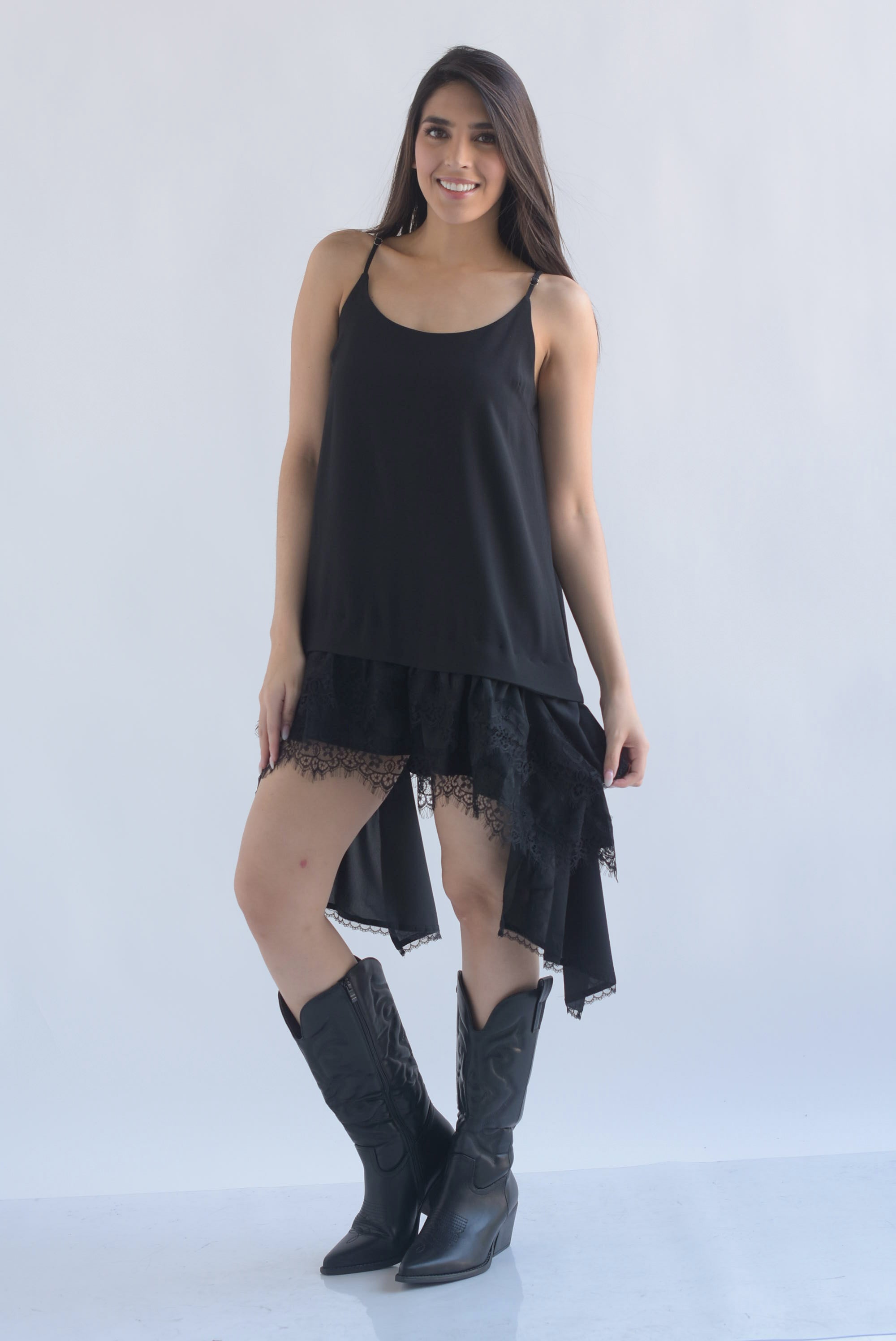 Vestido olán encaje y cauda