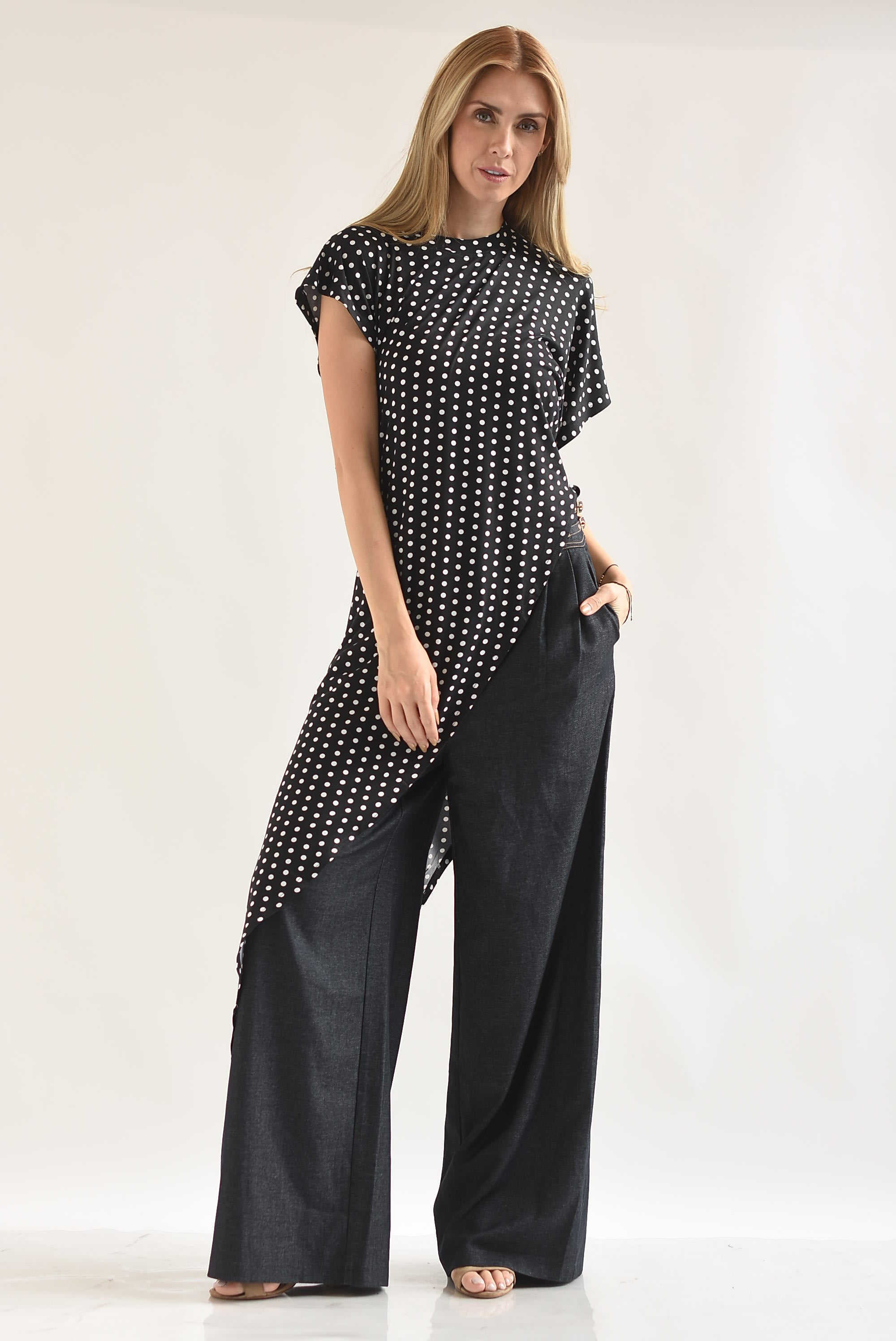 Maxi T-Shirt asimétrica polka dots