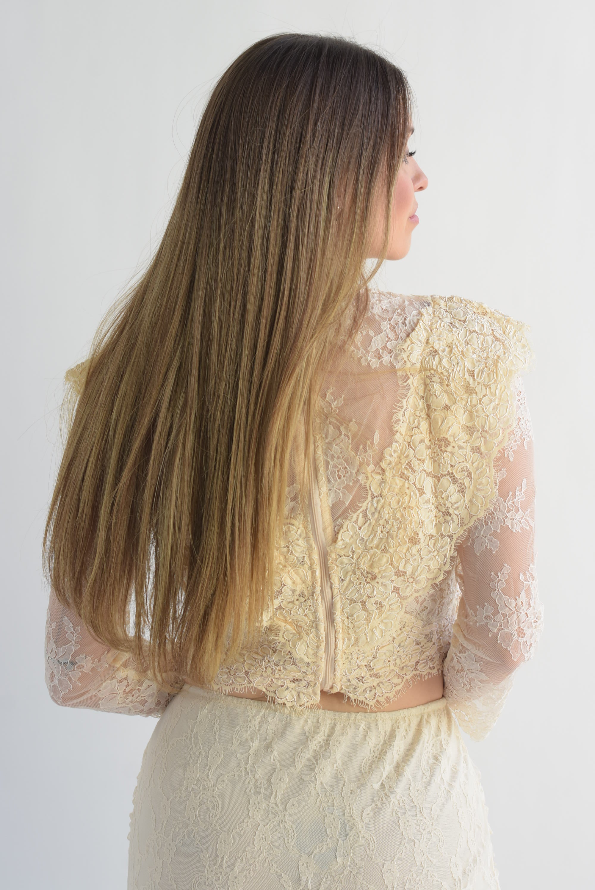 Blusa encaje olán en V Beige