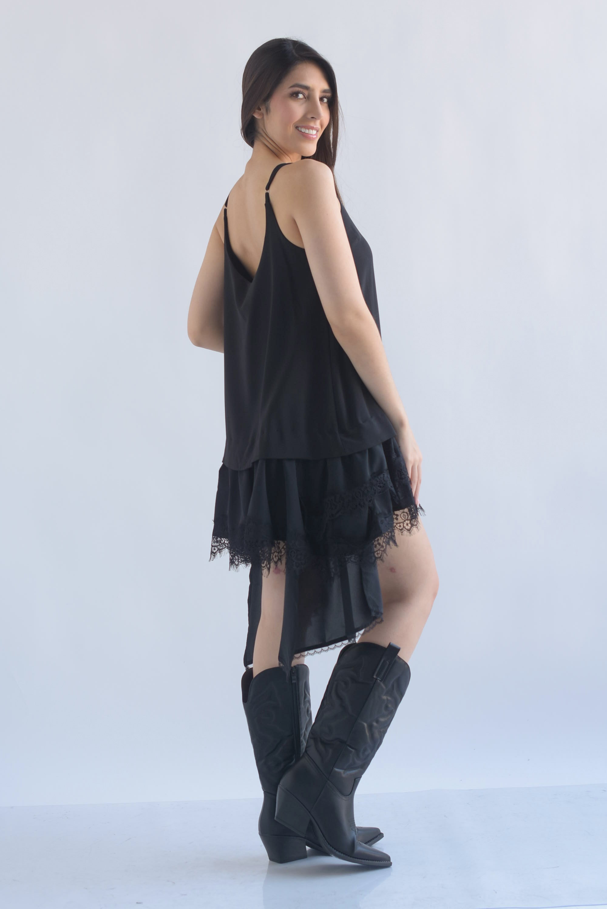 Vestido olán encaje y cauda