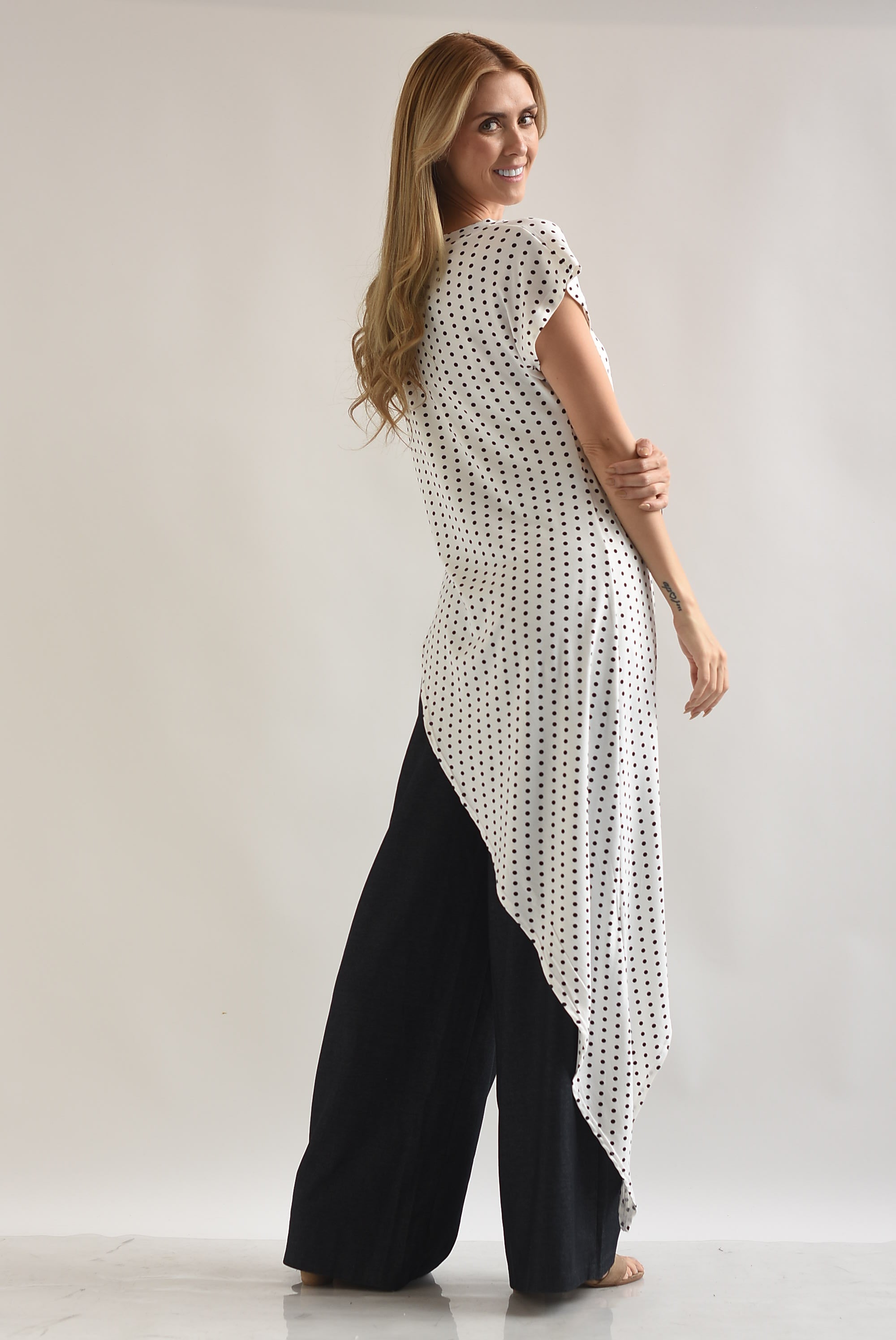 Maxi T-Shirt asimétrica polka dots
