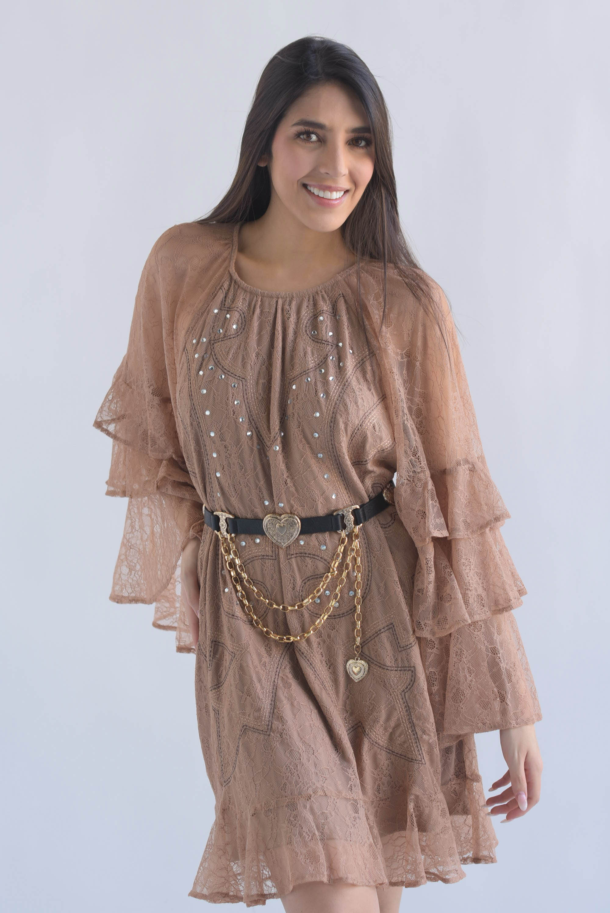 Vestido encaje manga olanes brillos