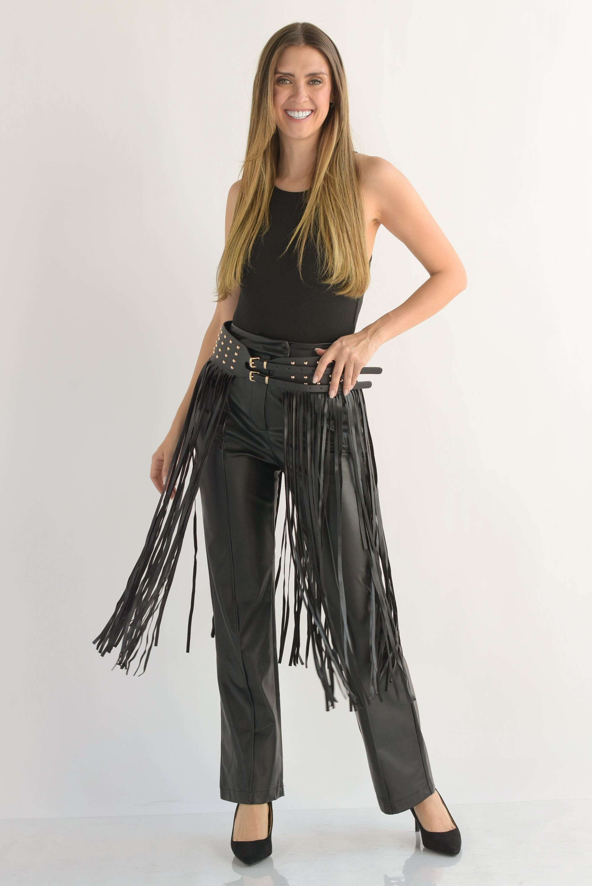 Cinturón flecos y tachas Negro