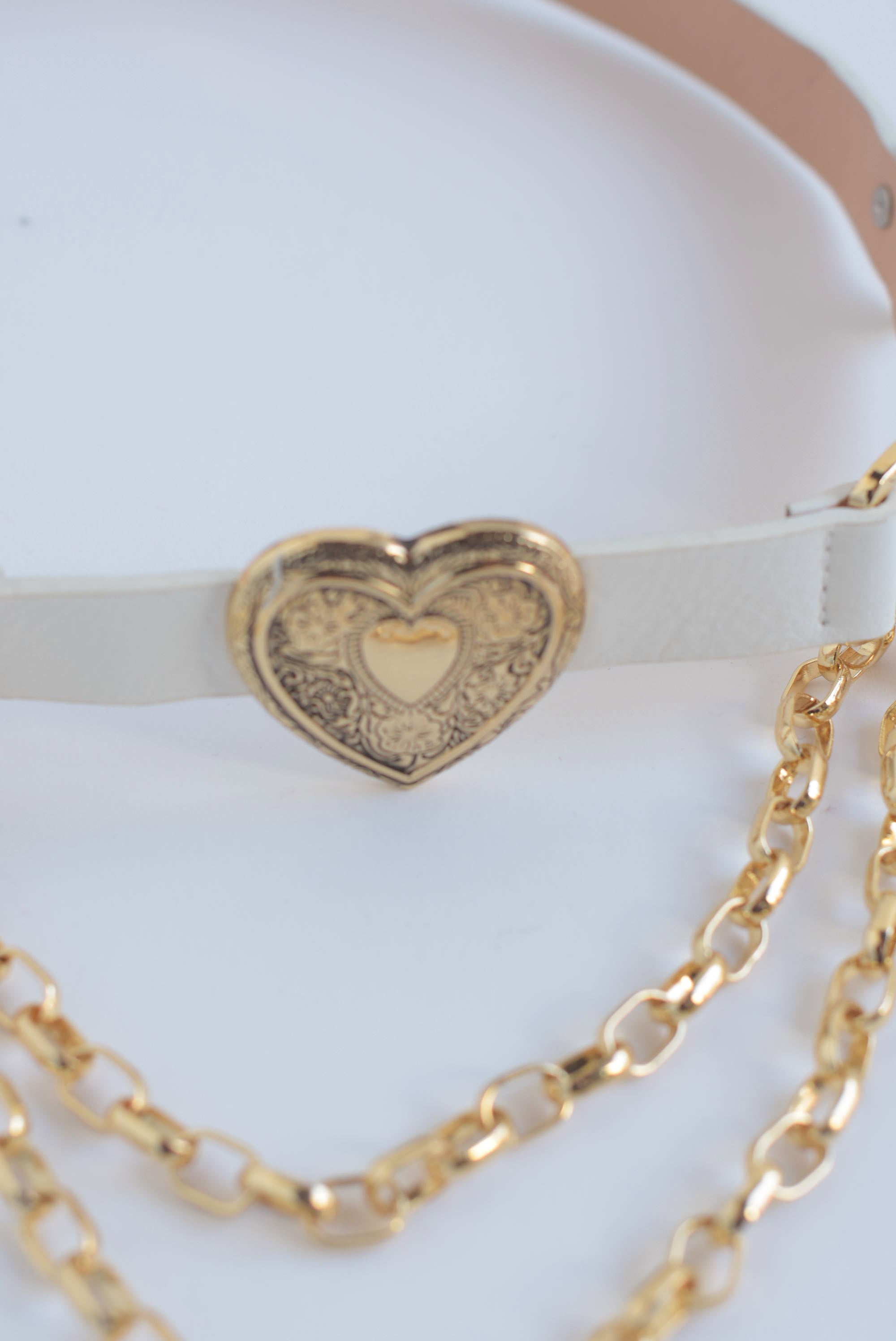 Cinturón vinipiel corazones y cadena