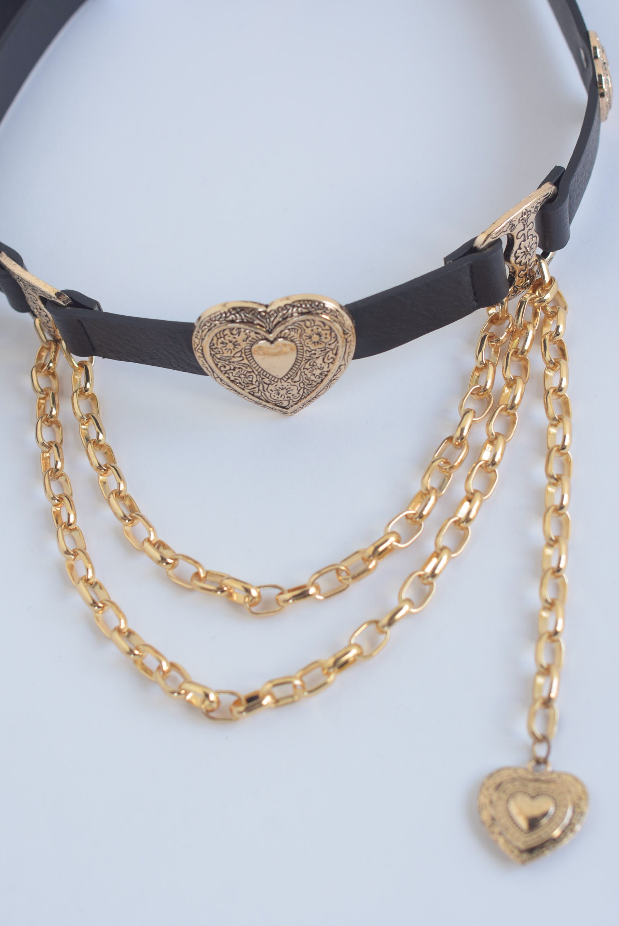 Cinturón vinipiel corazones y cadena