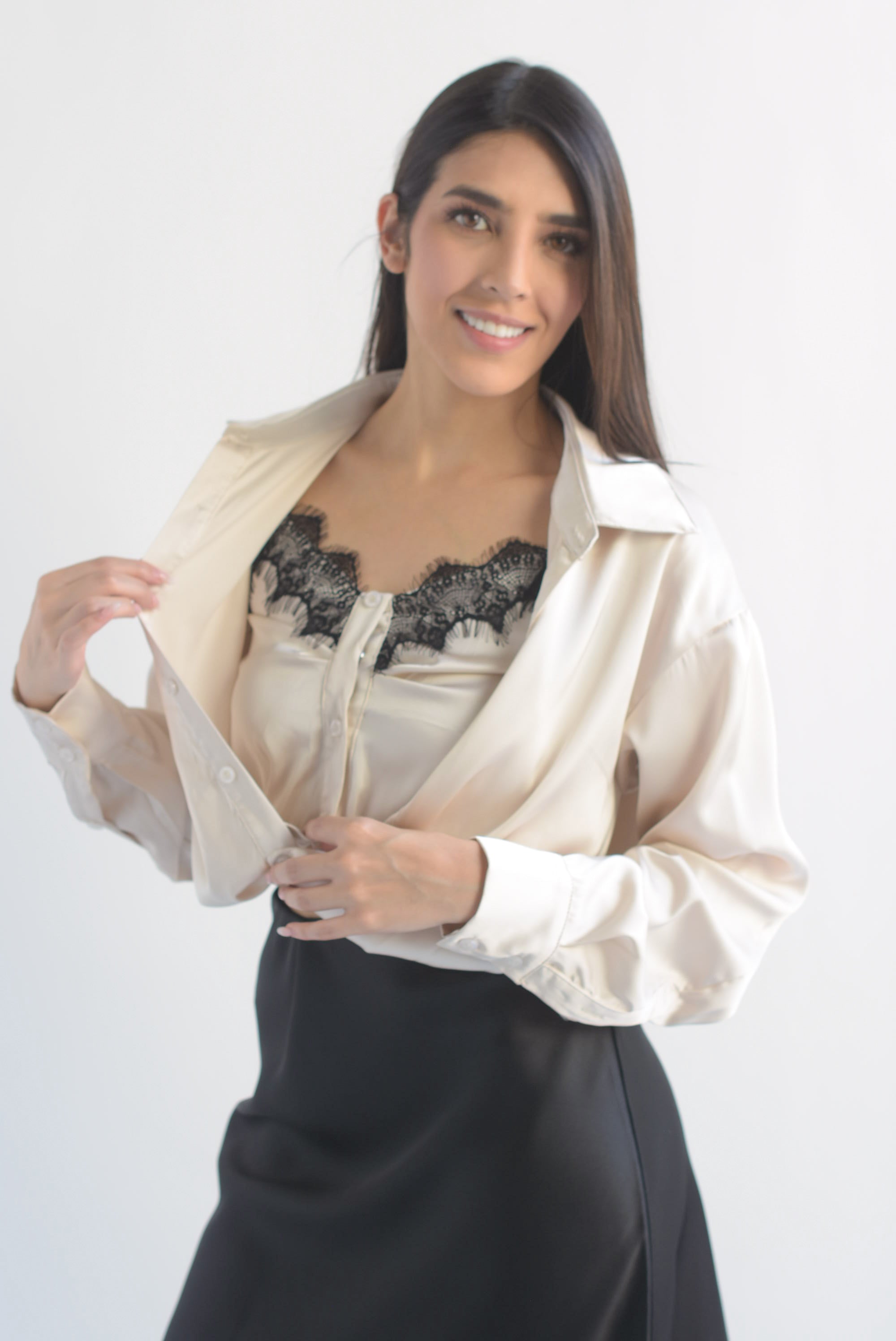 Camisa crop satín con top encaje