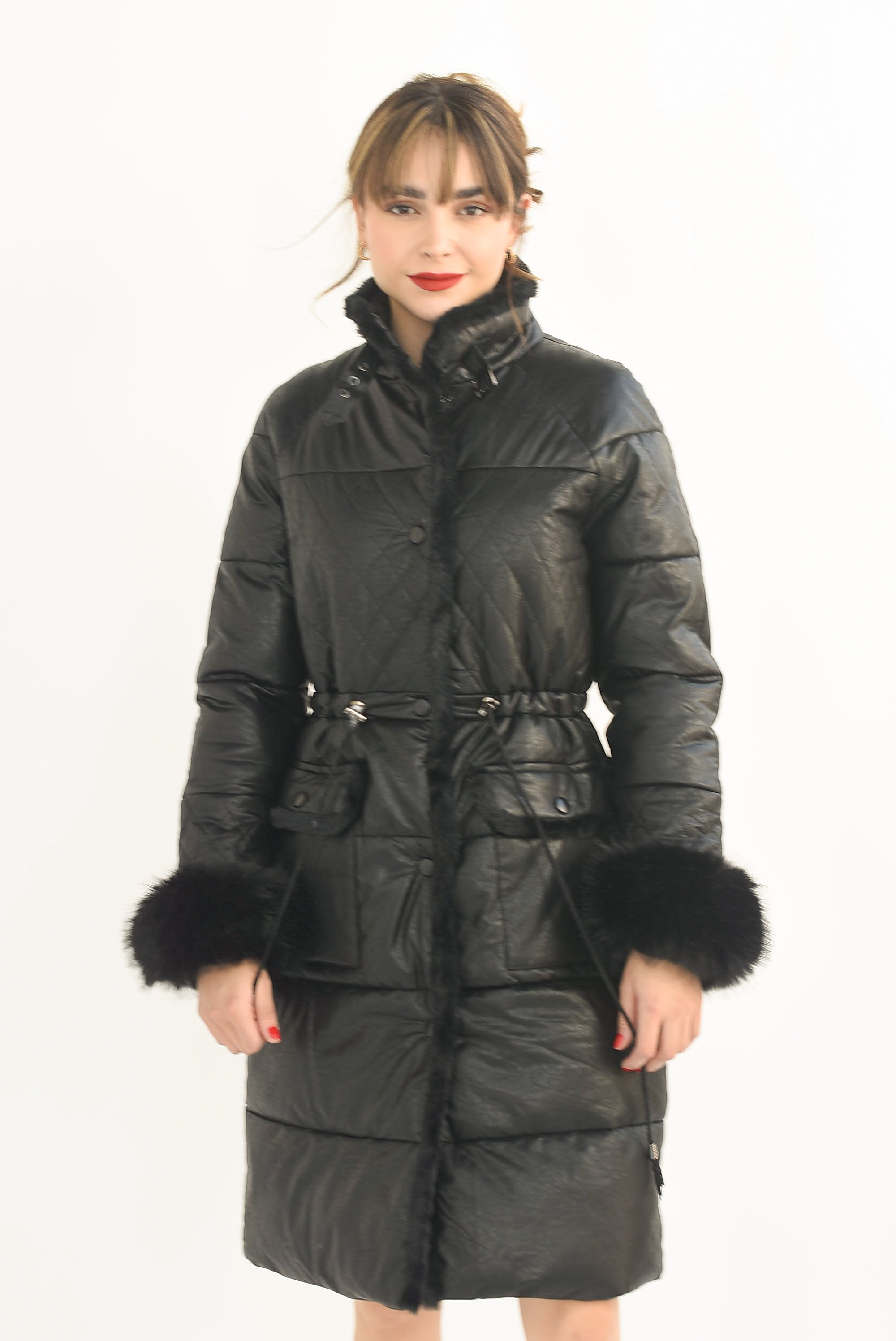 Chamarra tipo abrigo vinipiel fur Negra