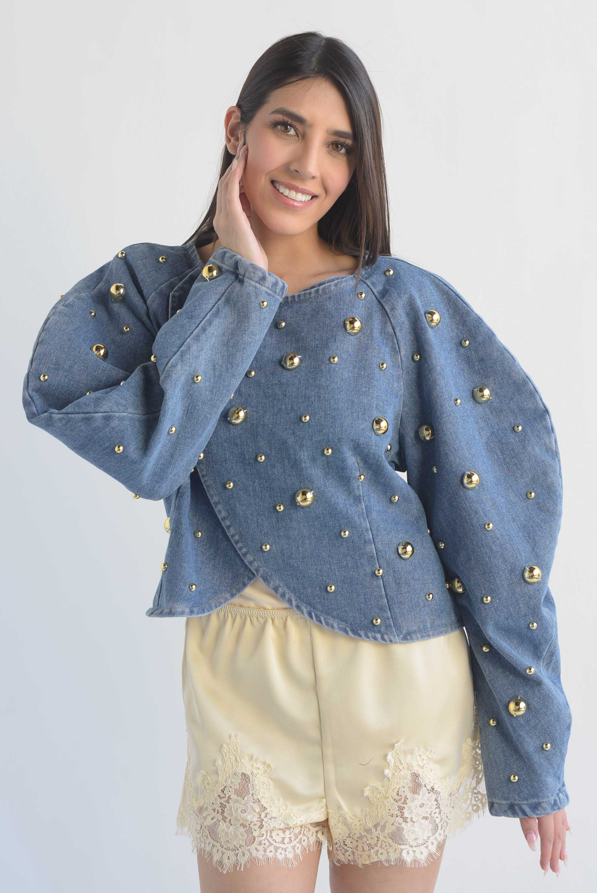 Chamarra Denim mangas globo tachas