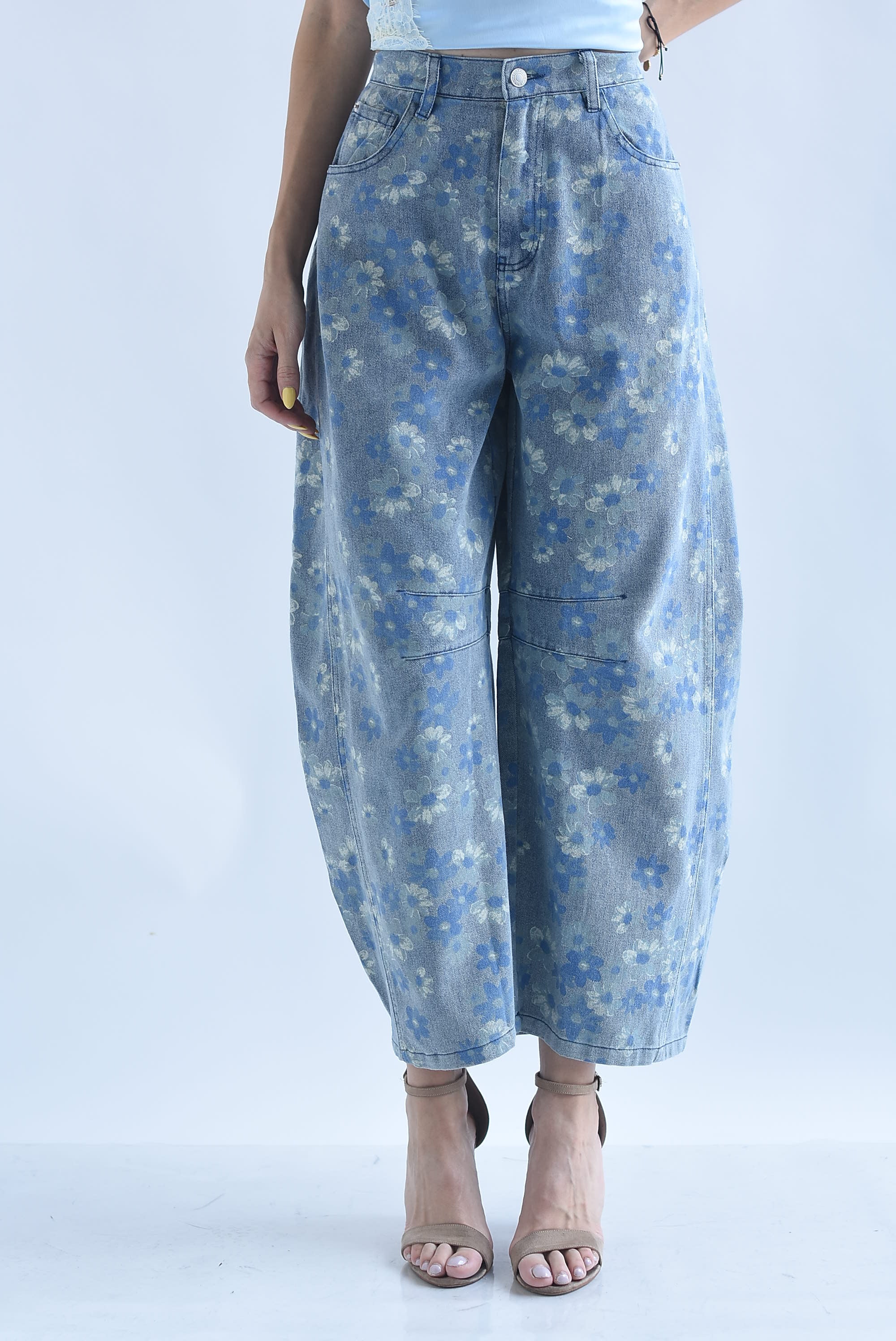 Jeans barrel flores azules