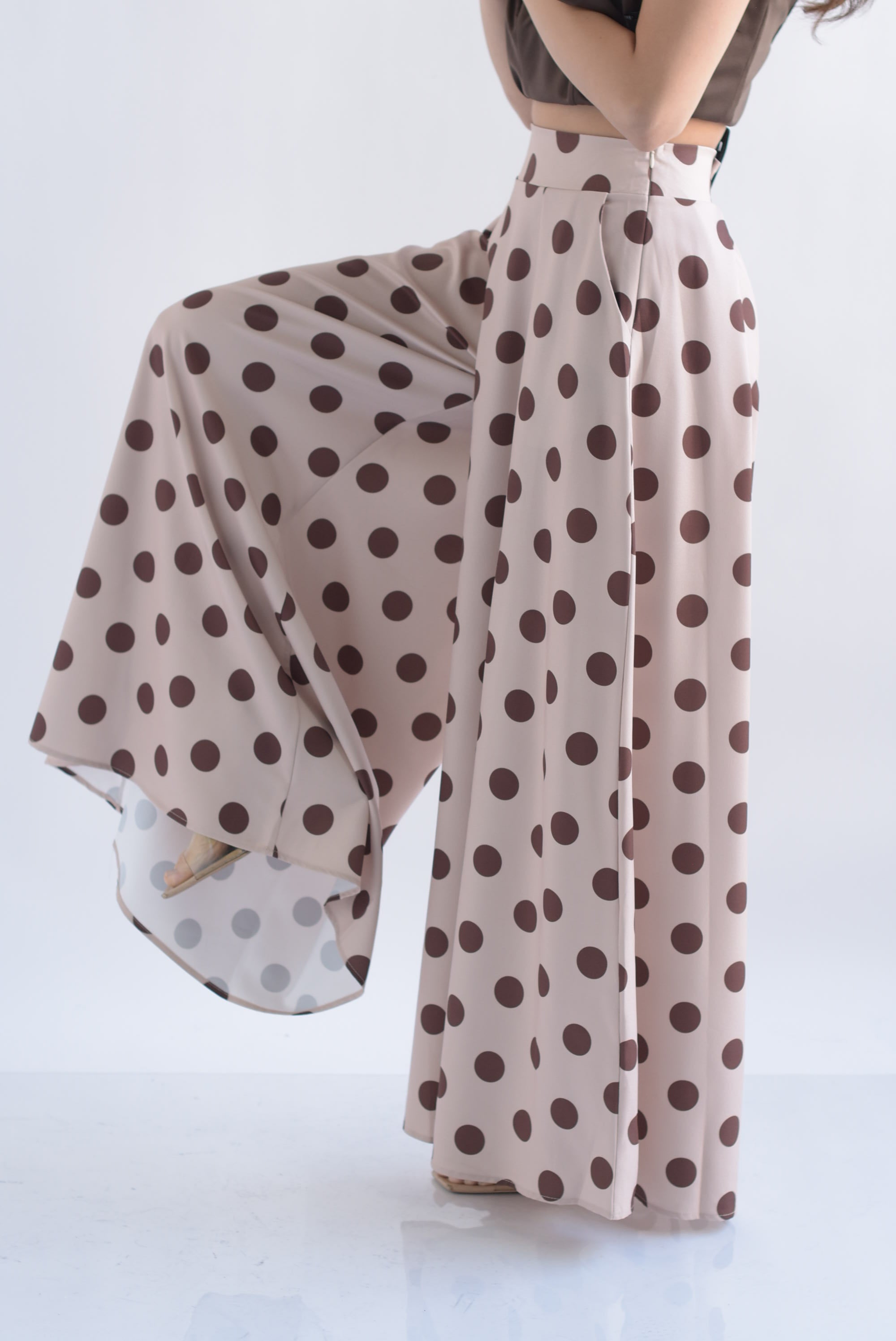 Pantalón sastre pata de elefante polka dots Moka