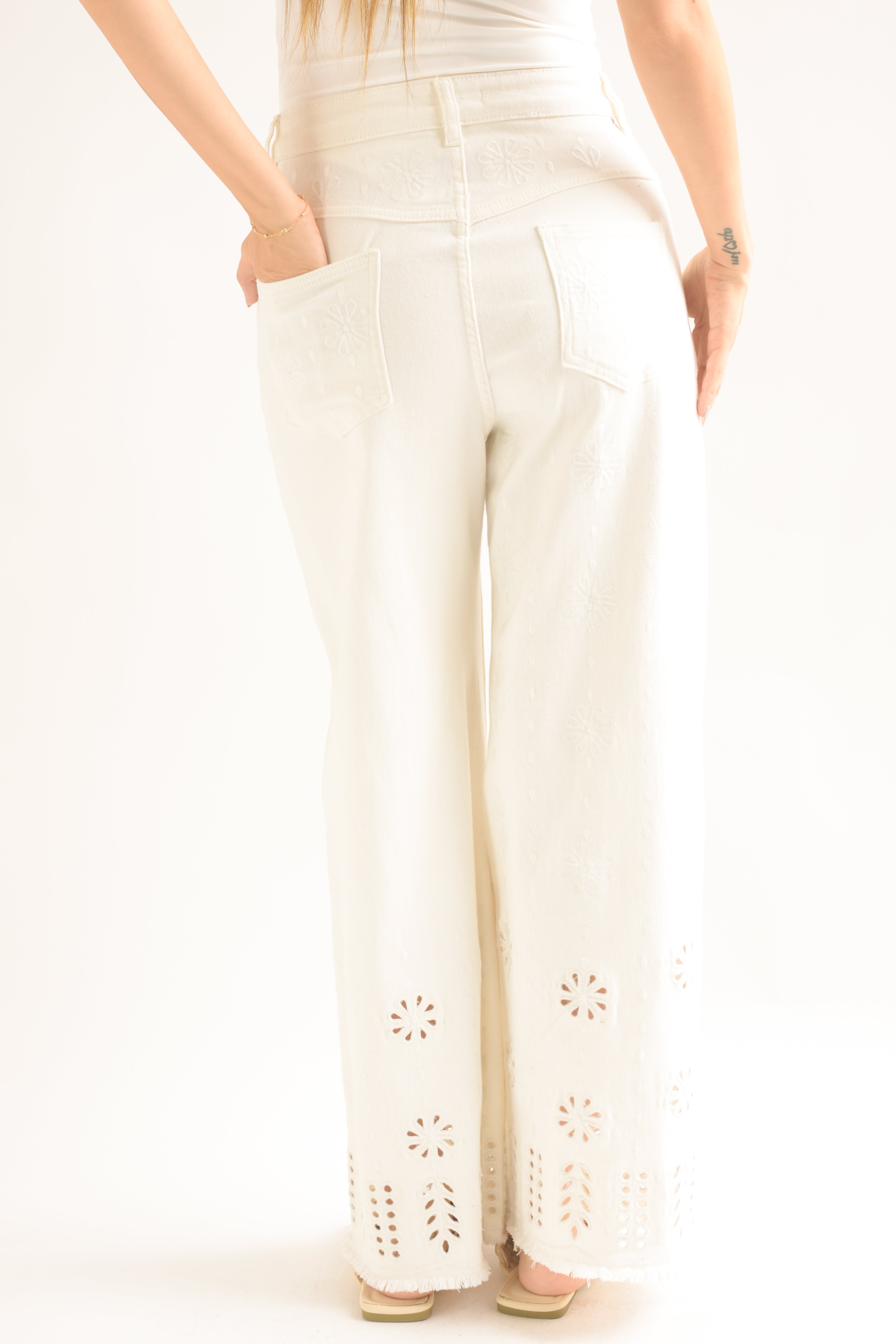 Jeans flores caladas Blanco